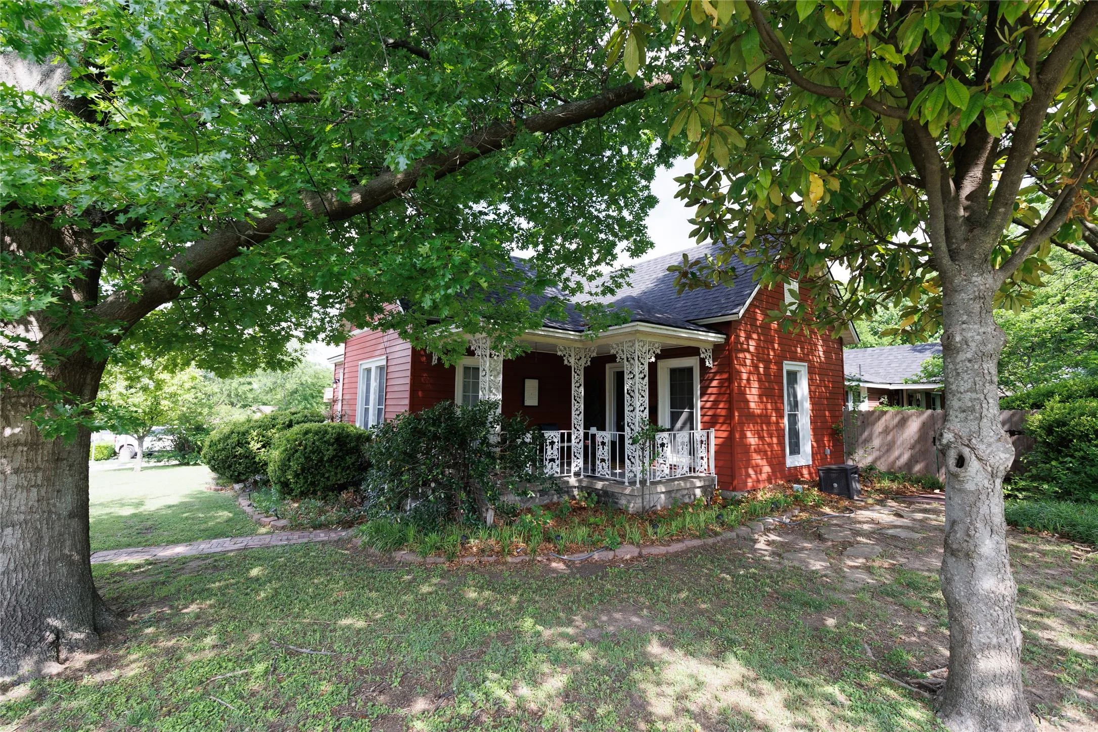 Office For Sale in Wise County , 510 W Walnut Street, Decatur, Texas 76234, 0, 0, Garage spaces, 0 Sqft, built in 1945, Preowned, Price $499,000, mls#21244080, Real Estate Agent in Decatur, Homes For Sale in Wise county, Homes For Sale in Decatur, Realtor in Decatur Texas, Real Estate Brokerage Independent Realty Texas, Luminita Cordes Realtor