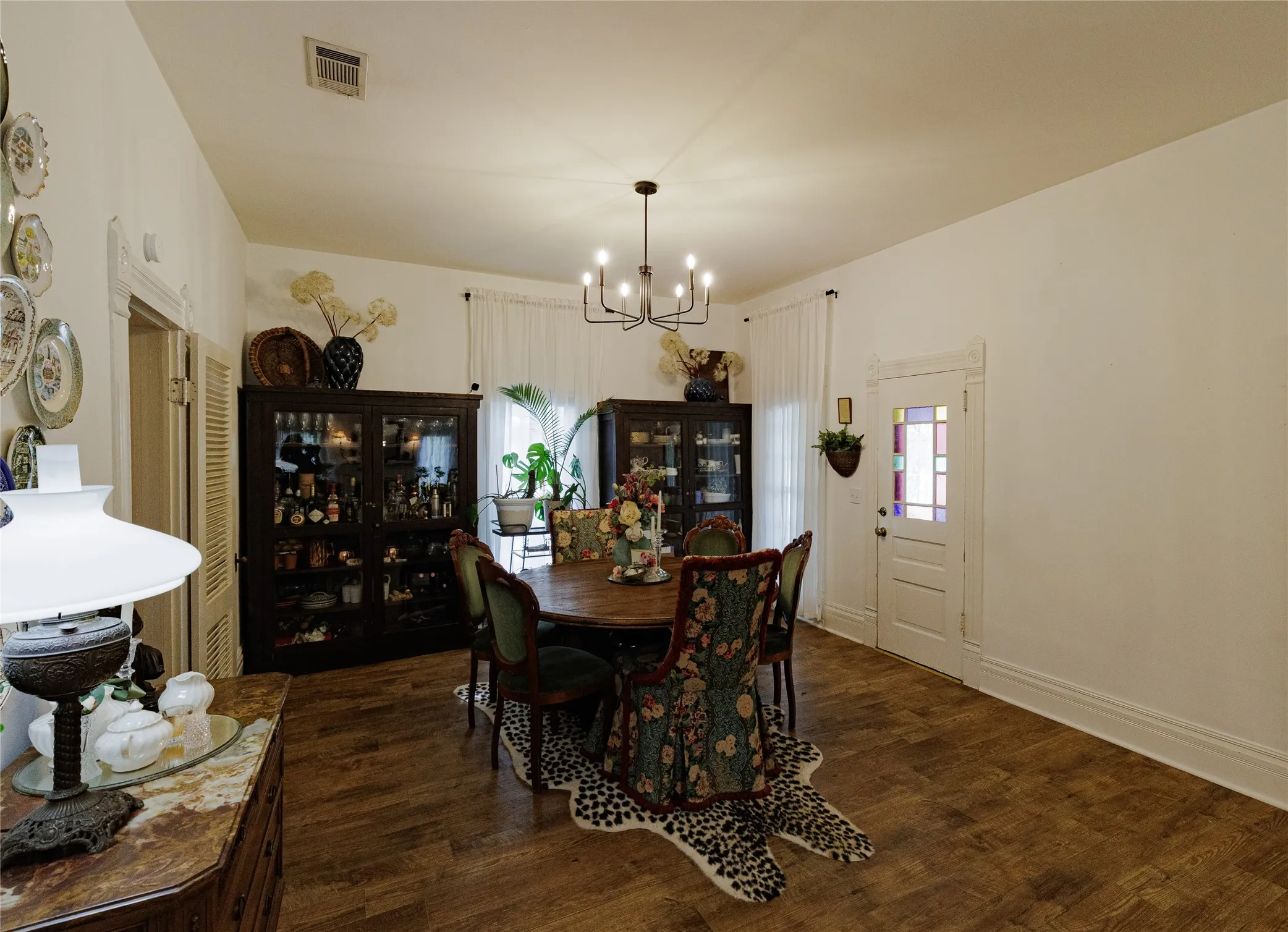 Office For Sale in Wise County , 510 W Walnut Street, Decatur, Texas 76234, 0, 0, Garage spaces, 0 Sqft, built in 1945, Preowned, Price $499,000, mls#21244080, Real Estate Agent in Decatur, Homes For Sale in Wise county, Homes For Sale in Decatur, Realtor in Decatur Texas, Real Estate Brokerage Independent Realty Texas, Luminita Cordes Realtor
