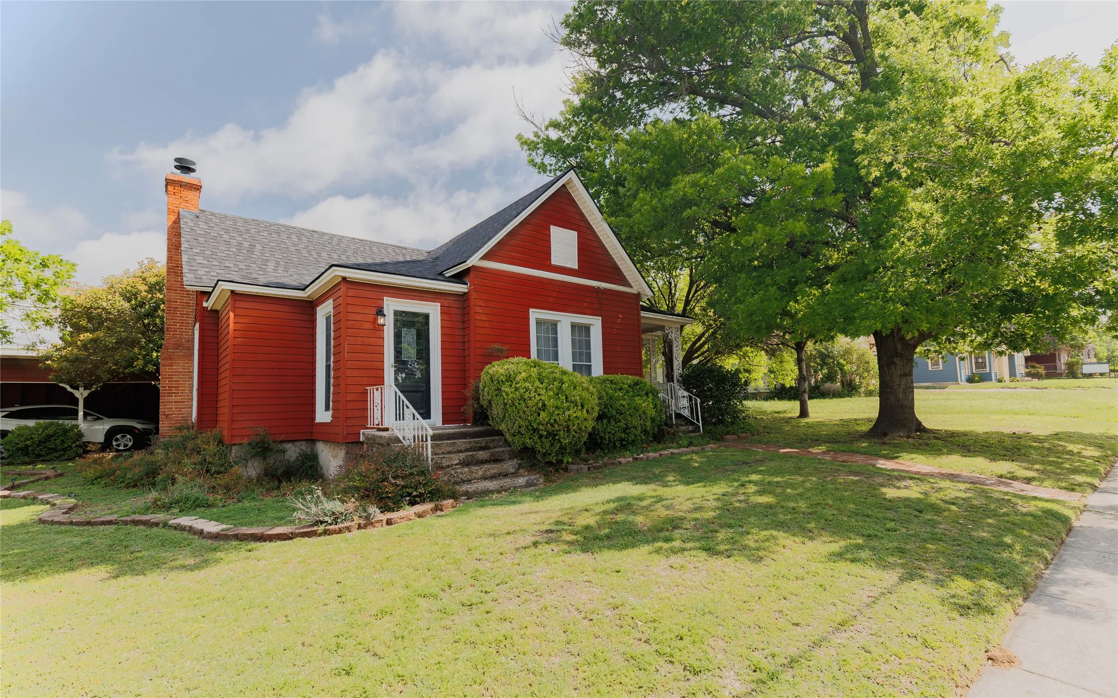 Office For Sale in Wise County , 510 W Walnut Street, Decatur, Texas 76234, 0, 0, Garage spaces, 0 Sqft, built in 1945, Preowned, Price $499,000, mls#21244080, Real Estate Agent in Decatur, Homes For Sale in Wise county, Homes For Sale in Decatur, Realtor in Decatur Texas, Real Estate Brokerage Independent Realty Texas, Luminita Cordes Realtor