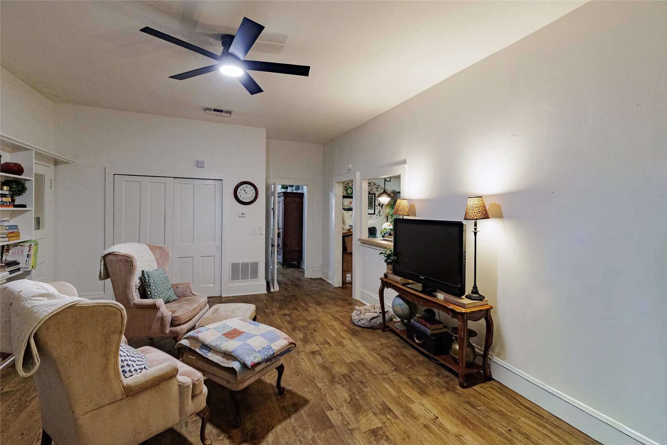 Office For Sale in Wise County , 510 W Walnut Street, Decatur, Texas 76234, 0, 0, Garage spaces, 0 Sqft, built in 1945, Preowned, Price $499,000, mls#21244080, Real Estate Agent in Decatur, Homes For Sale in Wise county, Homes For Sale in Decatur, Realtor in Decatur Texas, Real Estate Brokerage Independent Realty Texas, Luminita Cordes Realtor