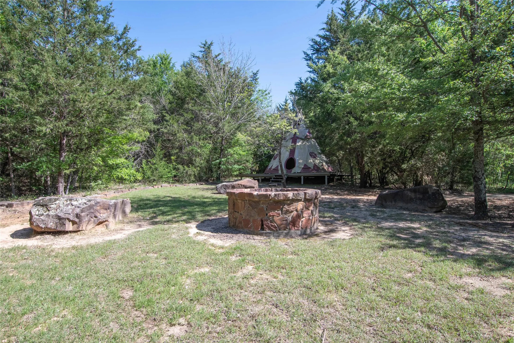 Fire Pit & Tipi