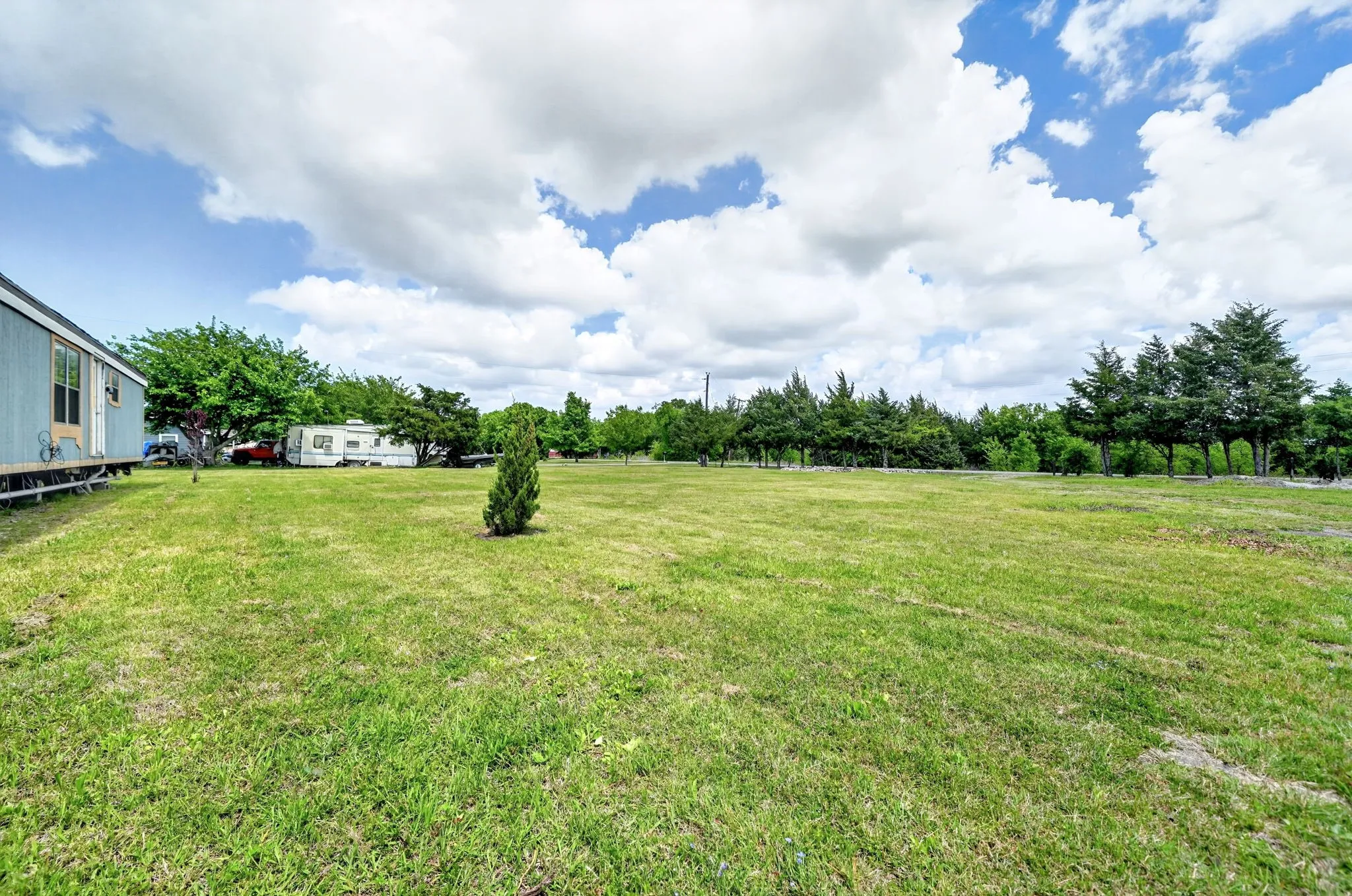 Mobile Home For Sale in Collin County , 5340 County Road 547, Nevada, Texas 75173, 2 Bedroom, 2 Bathroom, Garage spaces, 1,064 Sqft, built in 2000, mls#21242971, Real Estate Agent in Nevada, Homes For Sale in Collin county, Homes For Sale in Nevada, Realtor in Nevada Texas, Real Estate Brokerage Independent Realty Texas, Luminita Cordes Realtor