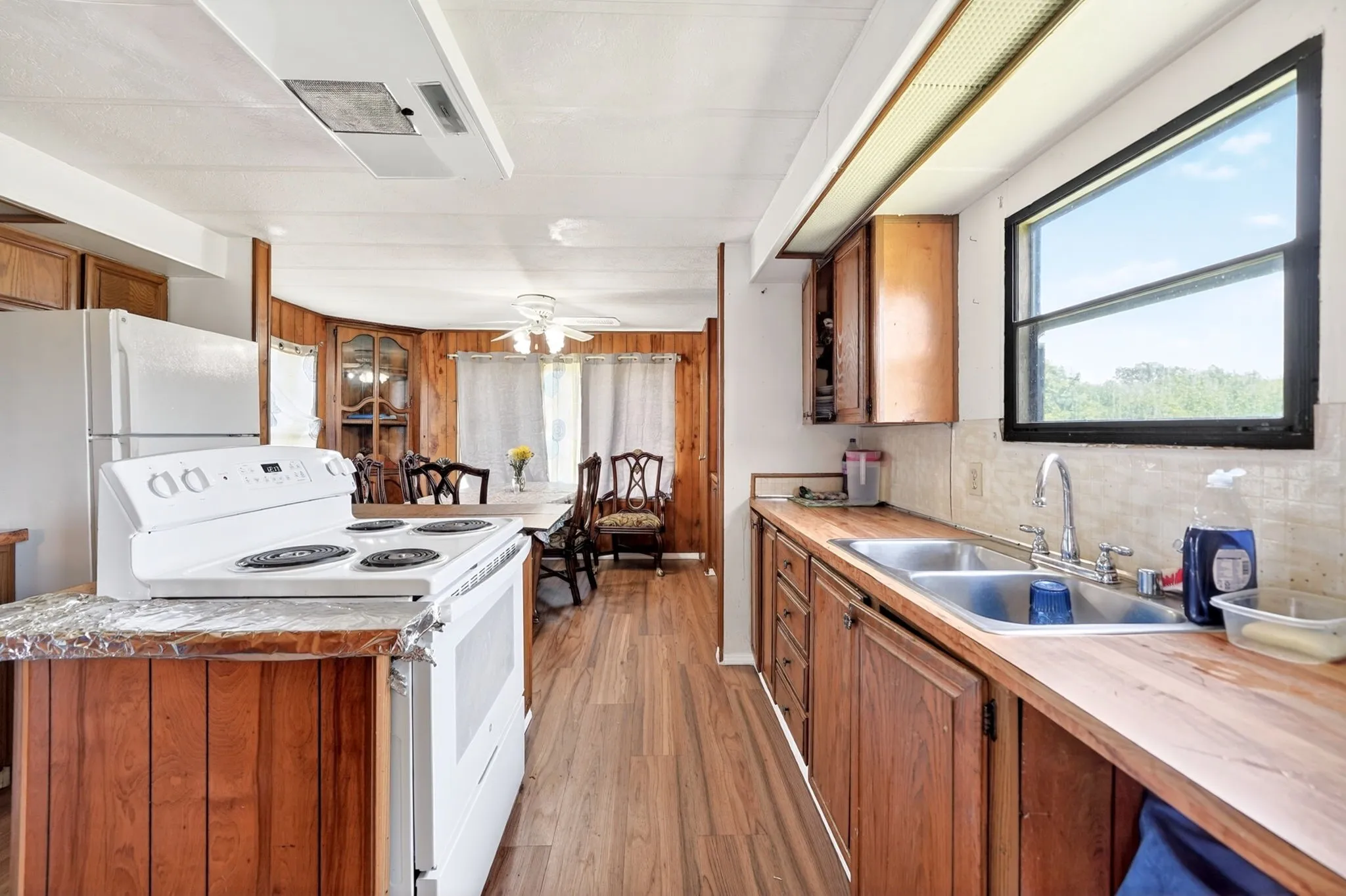 Mobile Home For Sale in Collin County , 5340 County Road 547, Nevada, Texas 75173, 2 Bedroom, 2 Bathroom, Garage spaces, 1,064 Sqft, built in 2000, mls#21242971, Real Estate Agent in Nevada, Homes For Sale in Collin county, Homes For Sale in Nevada, Realtor in Nevada Texas, Real Estate Brokerage Independent Realty Texas, Luminita Cordes Realtor