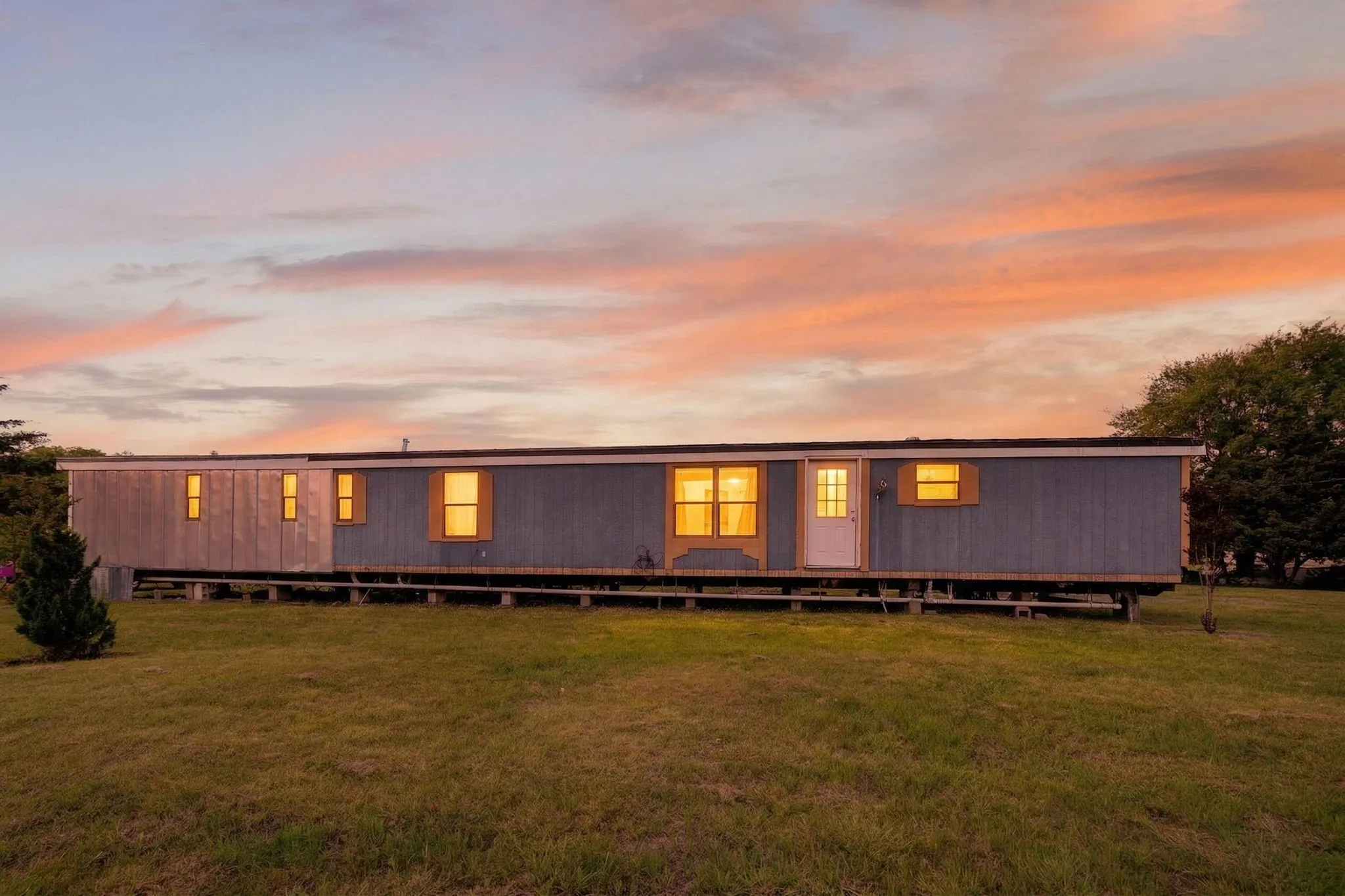 Mobile Home For Sale in Collin County , 5340 County Road 547, Nevada, Texas 75173, 2 Bedroom, 2 Bathroom, Garage spaces, 1,064 Sqft, built in 2000, mls#21242971, Real Estate Agent in Nevada, Homes For Sale in Collin county, Homes For Sale in Nevada, Realtor in Nevada Texas, Real Estate Brokerage Independent Realty Texas, Luminita Cordes Realtor
