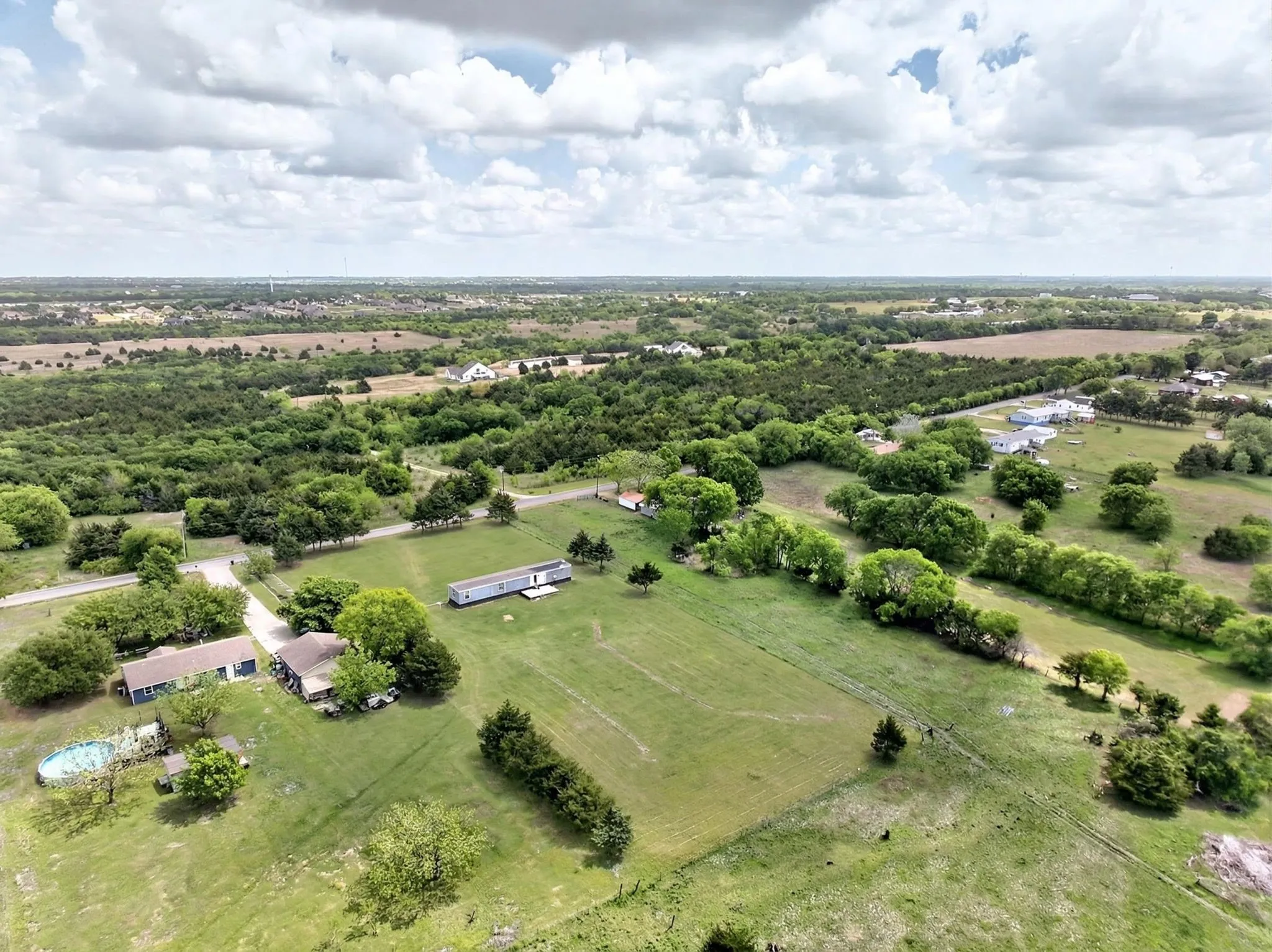 Mobile Home For Sale in Collin County , 5340 County Road 547, Nevada, Texas 75173, 2 Bedroom, 2 Bathroom, Garage spaces, 1,064 Sqft, built in 2000, mls#21242971, Real Estate Agent in Nevada, Homes For Sale in Collin county, Homes For Sale in Nevada, Realtor in Nevada Texas, Real Estate Brokerage Independent Realty Texas, Luminita Cordes Realtor