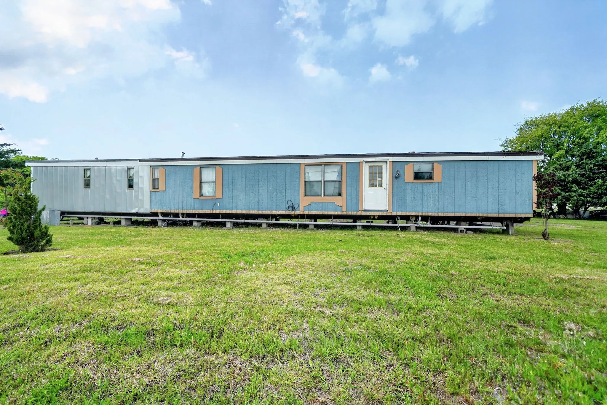 Mobile Home For Sale in Collin County , 5340 County Road 547, Nevada, Texas 75173, 2 Bedroom, 2 Bathroom, Garage spaces, 1,064 Sqft, built in 2000, mls#21242971, Real Estate Agent in Nevada, Homes For Sale in Collin county, Homes For Sale in Nevada, Realtor in Nevada Texas, Real Estate Brokerage Independent Realty Texas, Luminita Cordes Realtor