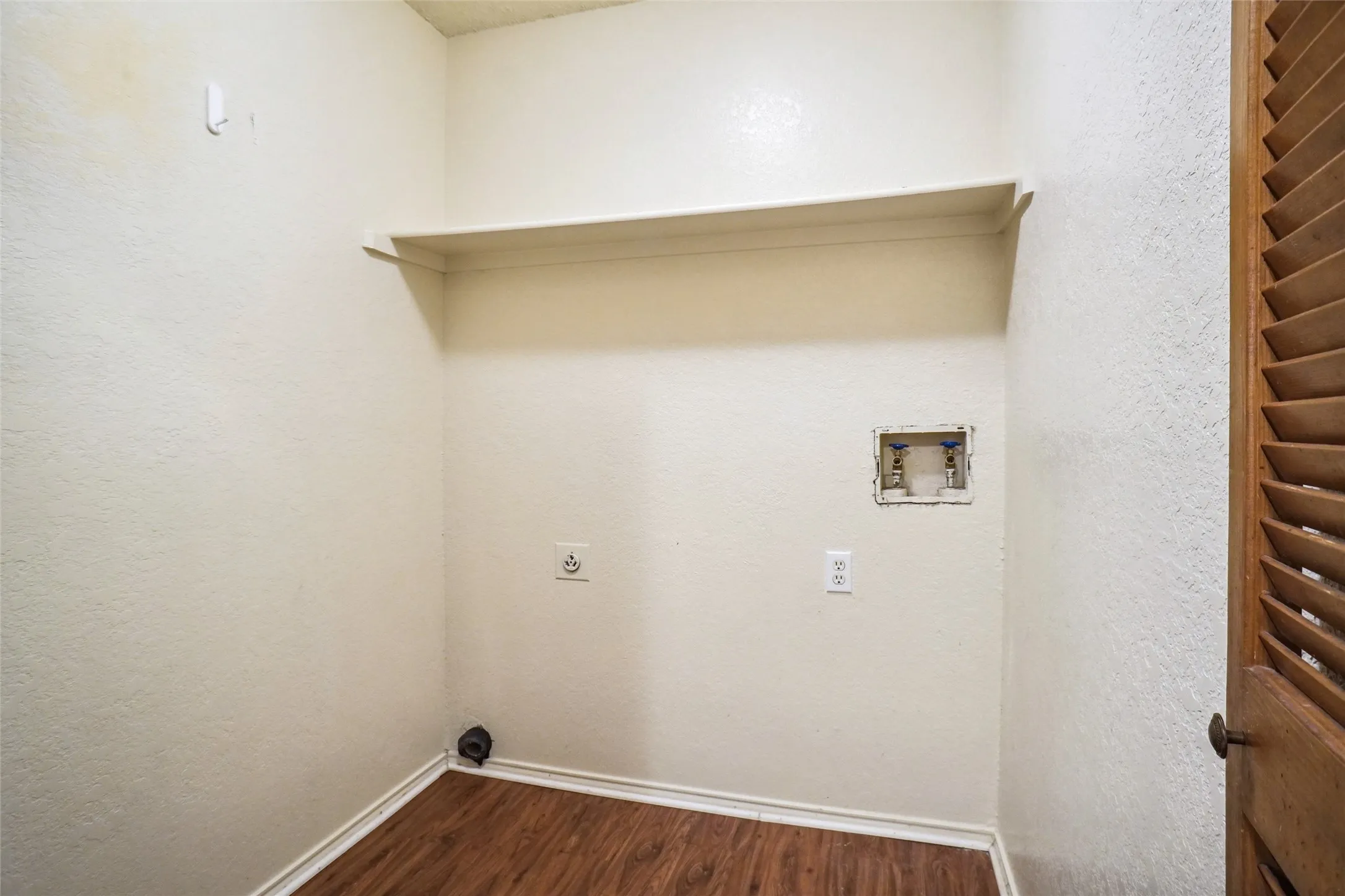 Duplex For Sale in Tarrant County , 7470 Tiffany Meadows Lane, Fort Worth, Texas 76140, 4 Bedroom, 3 Bathroom, Garage spaces, 0 Sqft, built in 1984, mls#21233552, Real Estate Agent in Fort Worth, Homes For Sale in Tarrant county, Homes For Sale in Fort Worth, Realtor in Fort Worth Texas, Real Estate Brokerage Independent Realty Texas, Luminita Cordes Realtor
