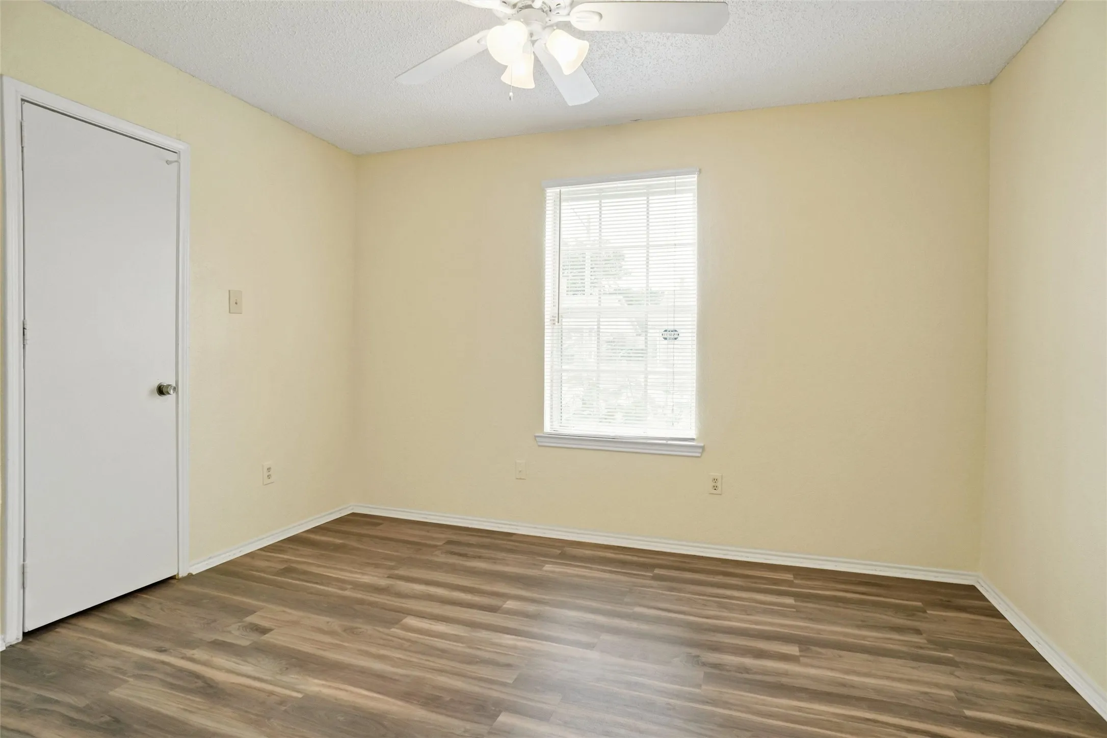 Duplex For Sale in Tarrant County , 7470 Tiffany Meadows Lane, Fort Worth, Texas 76140, 4 Bedroom, 3 Bathroom, Garage spaces, 0 Sqft, built in 1984, mls#21233552, Real Estate Agent in Fort Worth, Homes For Sale in Tarrant county, Homes For Sale in Fort Worth, Realtor in Fort Worth Texas, Real Estate Brokerage Independent Realty Texas, Luminita Cordes Realtor