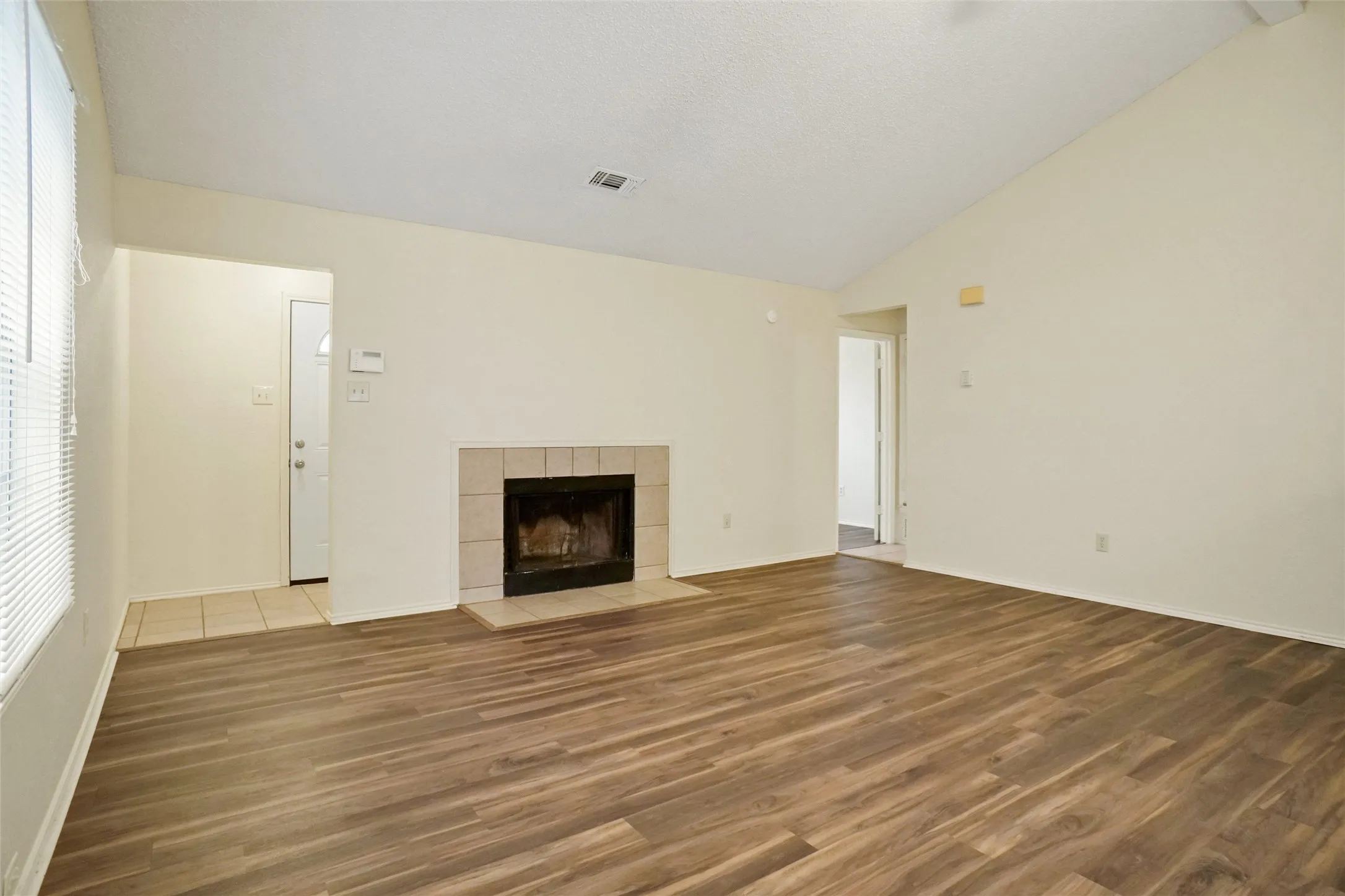 Duplex For Sale in Tarrant County , 7470 Tiffany Meadows Lane, Fort Worth, Texas 76140, 4 Bedroom, 3 Bathroom, Garage spaces, 0 Sqft, built in 1984, mls#21233552, Real Estate Agent in Fort Worth, Homes For Sale in Tarrant county, Homes For Sale in Fort Worth, Realtor in Fort Worth Texas, Real Estate Brokerage Independent Realty Texas, Luminita Cordes Realtor