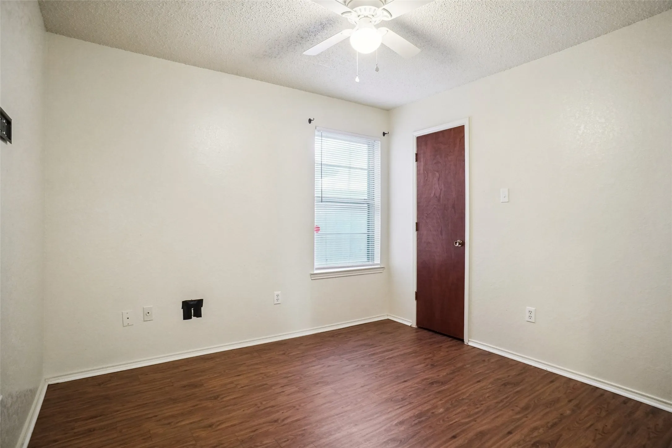 Duplex For Sale in Tarrant County , 7470 Tiffany Meadows Lane, Fort Worth, Texas 76140, 4 Bedroom, 3 Bathroom, Garage spaces, 0 Sqft, built in 1984, mls#21233552, Real Estate Agent in Fort Worth, Homes For Sale in Tarrant county, Homes For Sale in Fort Worth, Realtor in Fort Worth Texas, Real Estate Brokerage Independent Realty Texas, Luminita Cordes Realtor