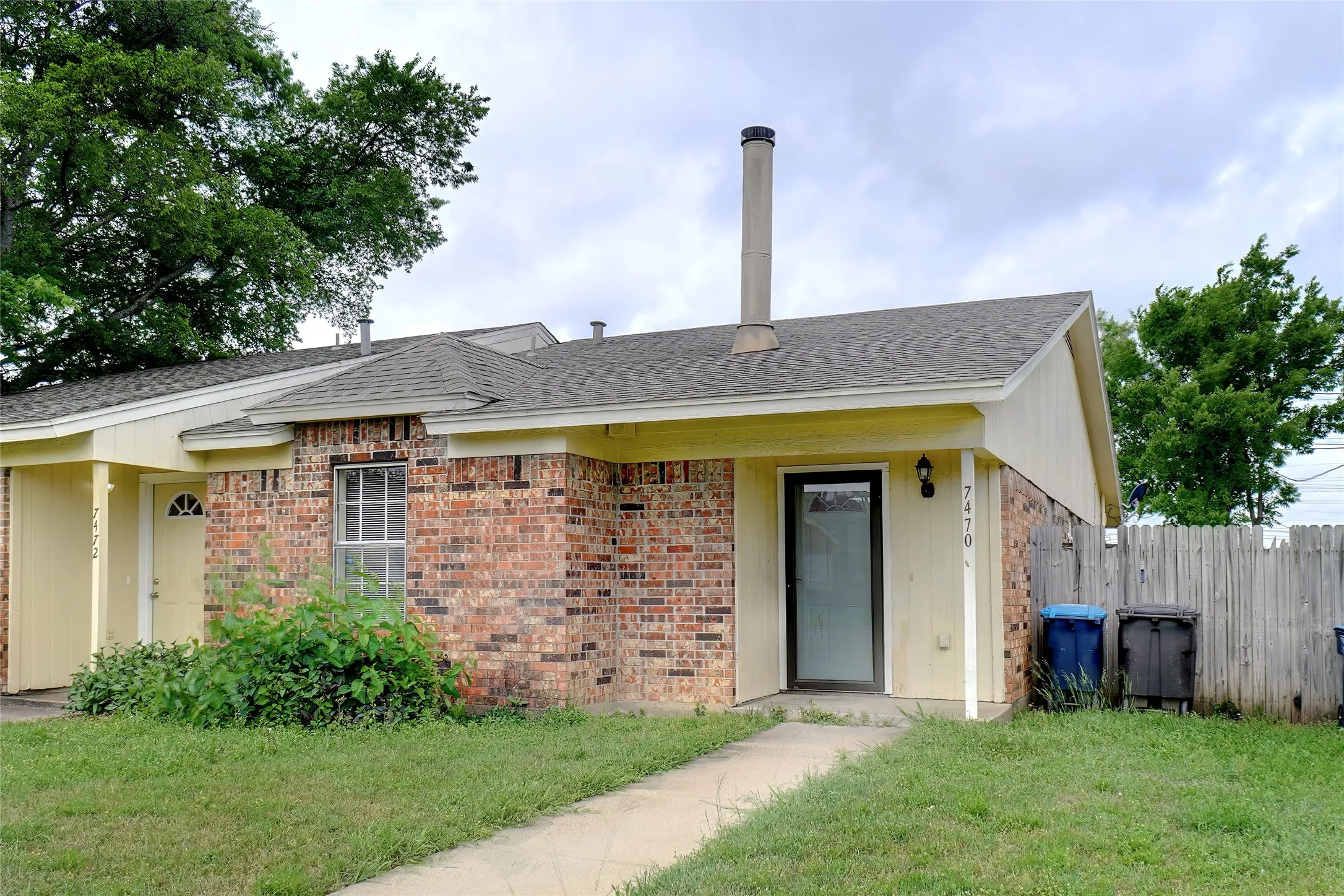 Duplex For Sale in Tarrant County , 7470 Tiffany Meadows Lane, Fort Worth, Texas 76140, 4 Bedroom, 3 Bathroom, Garage spaces, 0 Sqft, built in 1984, mls#21233552, Real Estate Agent in Fort Worth, Homes For Sale in Tarrant county, Homes For Sale in Fort Worth, Realtor in Fort Worth Texas, Real Estate Brokerage Independent Realty Texas, Luminita Cordes Realtor