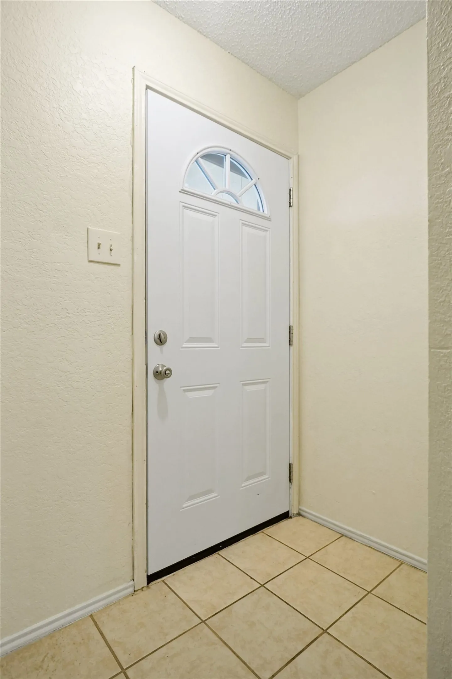 Duplex For Sale in Tarrant County , 7470 Tiffany Meadows Lane, Fort Worth, Texas 76140, 4 Bedroom, 3 Bathroom, Garage spaces, 0 Sqft, built in 1984, mls#21233552, Real Estate Agent in Fort Worth, Homes For Sale in Tarrant county, Homes For Sale in Fort Worth, Realtor in Fort Worth Texas, Real Estate Brokerage Independent Realty Texas, Luminita Cordes Realtor
