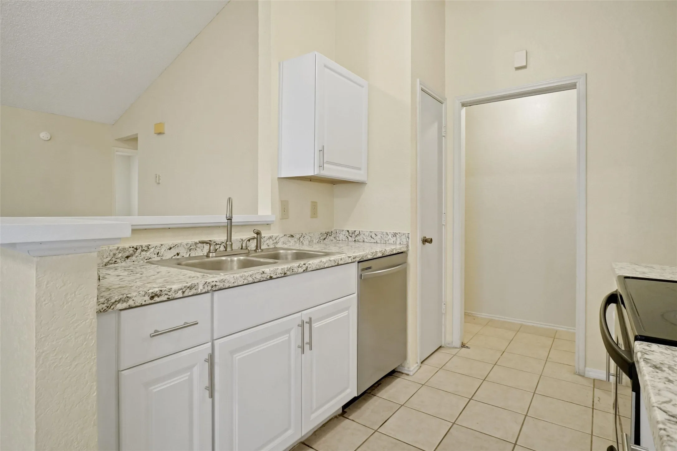 Duplex For Sale in Tarrant County , 7470 Tiffany Meadows Lane, Fort Worth, Texas 76140, 4 Bedroom, 3 Bathroom, Garage spaces, 0 Sqft, built in 1984, mls#21233552, Real Estate Agent in Fort Worth, Homes For Sale in Tarrant county, Homes For Sale in Fort Worth, Realtor in Fort Worth Texas, Real Estate Brokerage Independent Realty Texas, Luminita Cordes Realtor