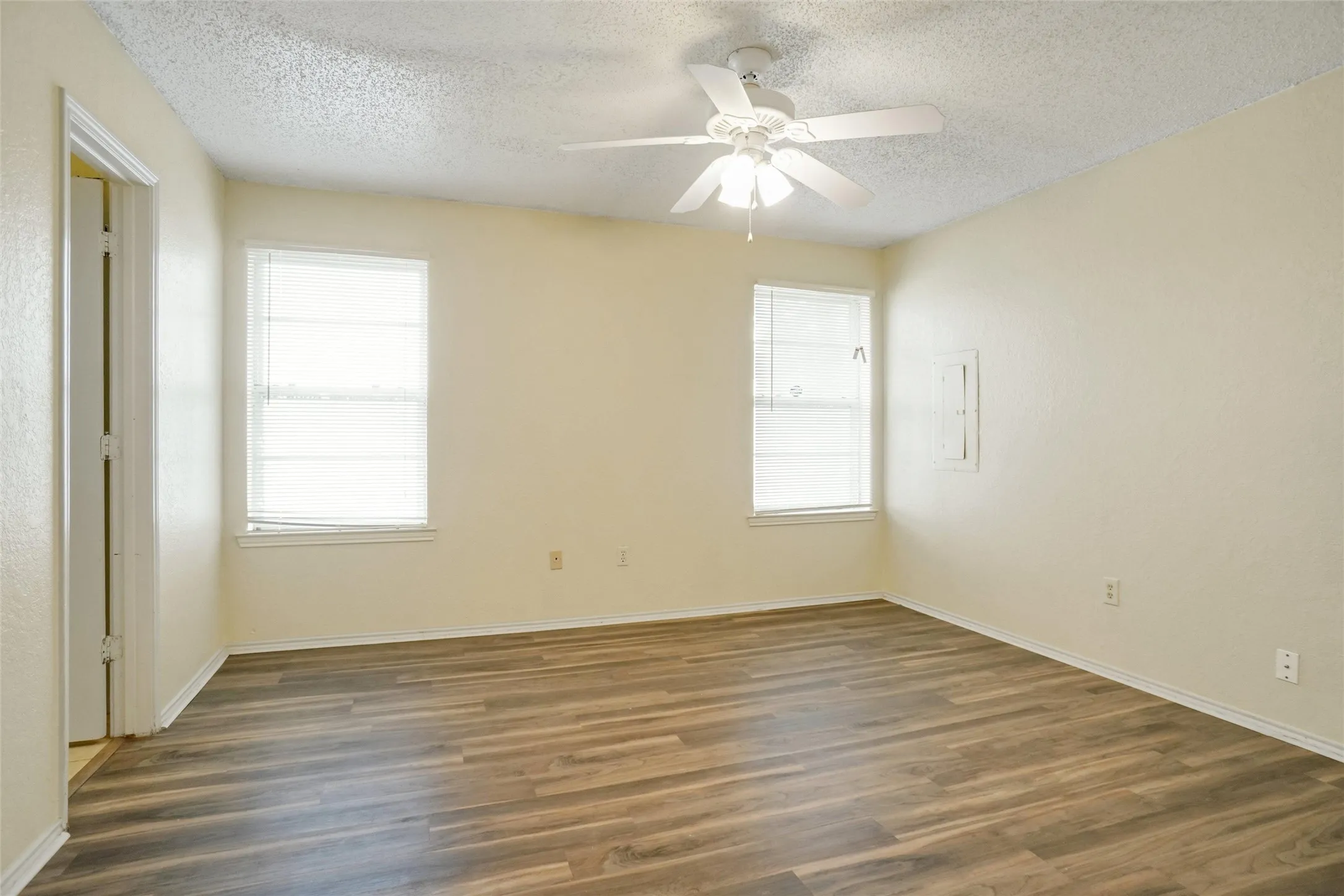 Duplex For Sale in Tarrant County , 7470 Tiffany Meadows Lane, Fort Worth, Texas 76140, 4 Bedroom, 3 Bathroom, Garage spaces, 0 Sqft, built in 1984, mls#21233552, Real Estate Agent in Fort Worth, Homes For Sale in Tarrant county, Homes For Sale in Fort Worth, Realtor in Fort Worth Texas, Real Estate Brokerage Independent Realty Texas, Luminita Cordes Realtor