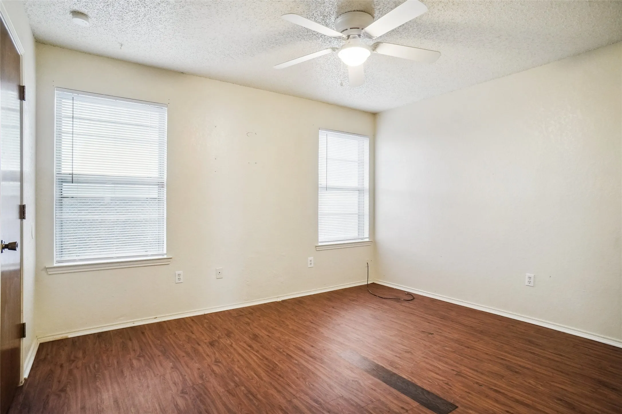 Duplex For Sale in Tarrant County , 7470 Tiffany Meadows Lane, Fort Worth, Texas 76140, 4 Bedroom, 3 Bathroom, Garage spaces, 0 Sqft, built in 1984, mls#21233552, Real Estate Agent in Fort Worth, Homes For Sale in Tarrant county, Homes For Sale in Fort Worth, Realtor in Fort Worth Texas, Real Estate Brokerage Independent Realty Texas, Luminita Cordes Realtor