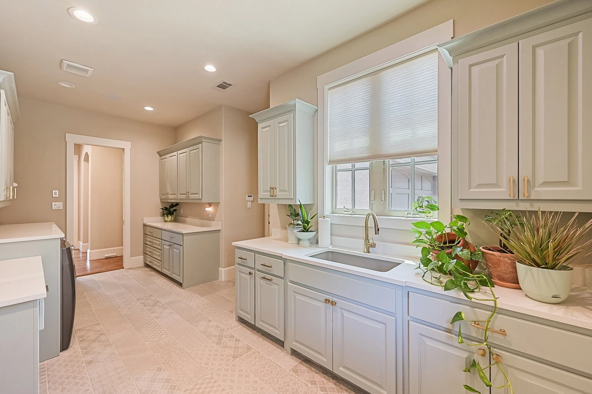 Single Family Residence For Sale in Tarrant County , 7120 Shady Grove Road, Keller, Texas 76248, 5 Bedroom, 6 Bathroom, 6 Garage spaces, 6,157 Sqft, built in 2017, Price $4,200,000, mls#21246536, Real Estate Agent in Keller, Homes For Sale in Tarrant county, Homes For Sale in Keller, Realtor in Keller Texas, Real Estate Brokerage Independent Realty Texas, Luminita Cordes Realtor