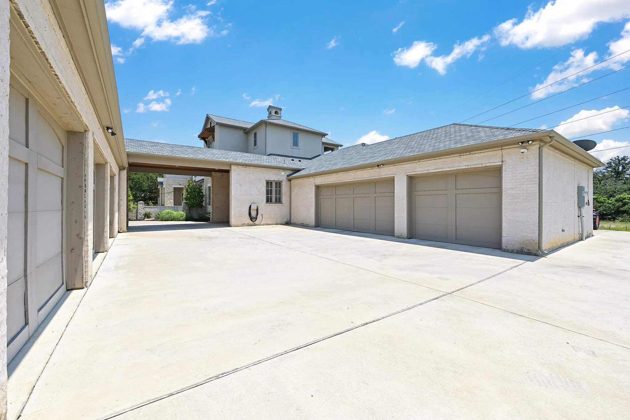 Single Family Residence For Sale in Tarrant County , 7120 Shady Grove Road, Keller, Texas 76248, 5 Bedroom, 6 Bathroom, 6 Garage spaces, 6,157 Sqft, built in 2017, Price $4,200,000, mls#21246536, Real Estate Agent in Keller, Homes For Sale in Tarrant county, Homes For Sale in Keller, Realtor in Keller Texas, Real Estate Brokerage Independent Realty Texas, Luminita Cordes Realtor
