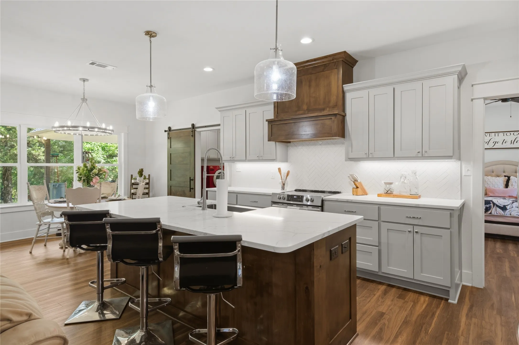 Single Family Residence For Sale in Henderson County , 7600 County Road 1500, Athens, Texas 75751, 3 Bedroom, 2 Bathroom, Garage spaces, 1,850 Sqft, built in 2021, mls#21245288, Real Estate Agent in Athens, Homes For Sale in Henderson county, Homes For Sale in Athens, Realtor in Athens Texas, Real Estate Brokerage Independent Realty Texas, Luminita Cordes Realtor