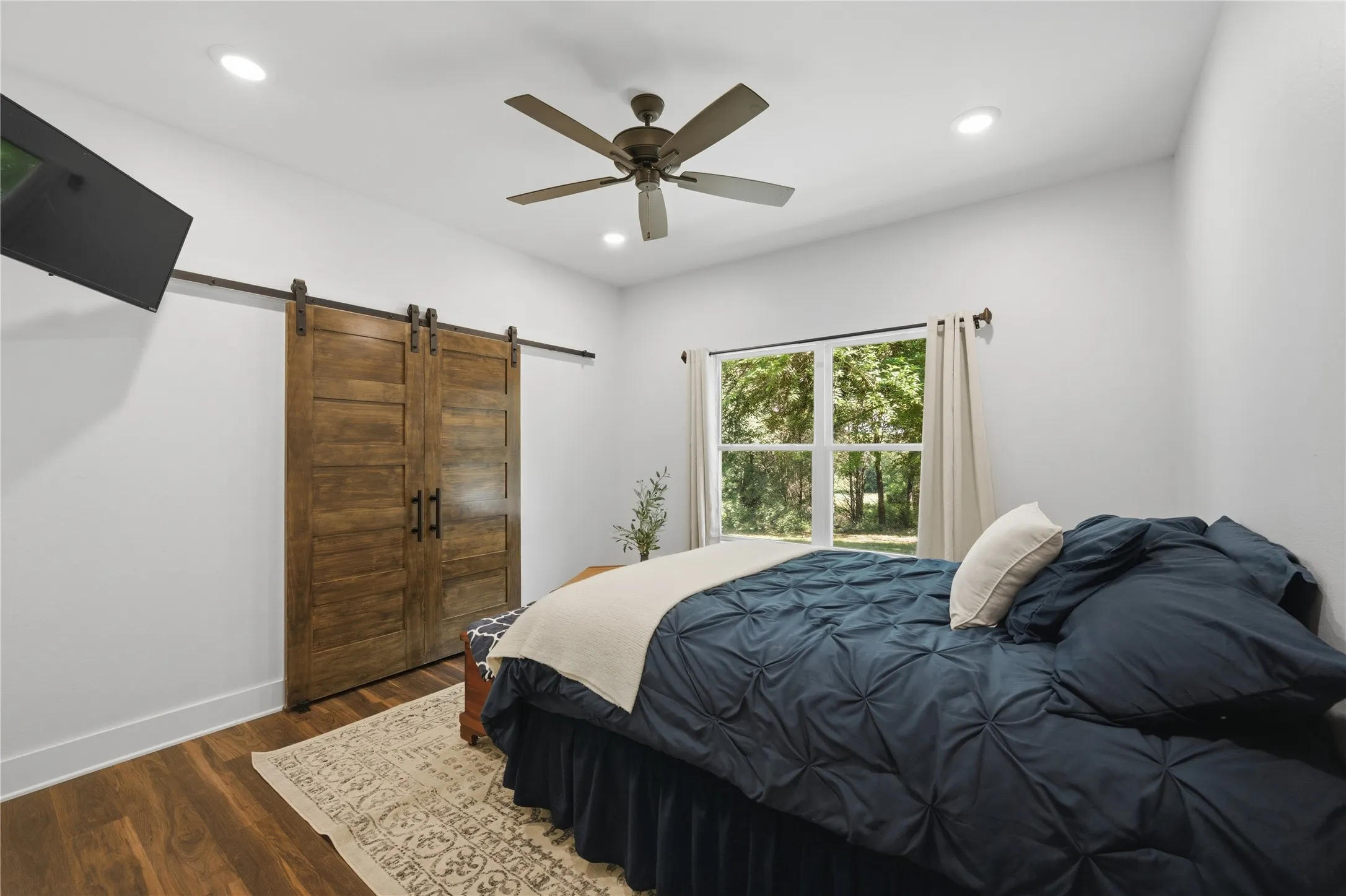Single Family Residence For Sale in Henderson County , 7600 County Road 1500, Athens, Texas 75751, 3 Bedroom, 2 Bathroom, Garage spaces, 1,850 Sqft, built in 2021, mls#21245288, Real Estate Agent in Athens, Homes For Sale in Henderson county, Homes For Sale in Athens, Realtor in Athens Texas, Real Estate Brokerage Independent Realty Texas, Luminita Cordes Realtor