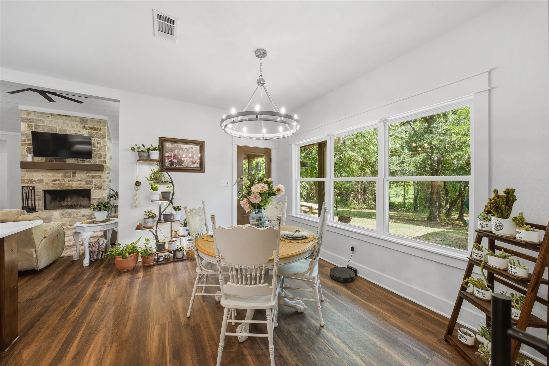 Single Family Residence For Sale in Henderson County , 7600 County Road 1500, Athens, Texas 75751, 3 Bedroom, 2 Bathroom, Garage spaces, 1,850 Sqft, built in 2021, mls#21245288, Real Estate Agent in Athens, Homes For Sale in Henderson county, Homes For Sale in Athens, Realtor in Athens Texas, Real Estate Brokerage Independent Realty Texas, Luminita Cordes Realtor