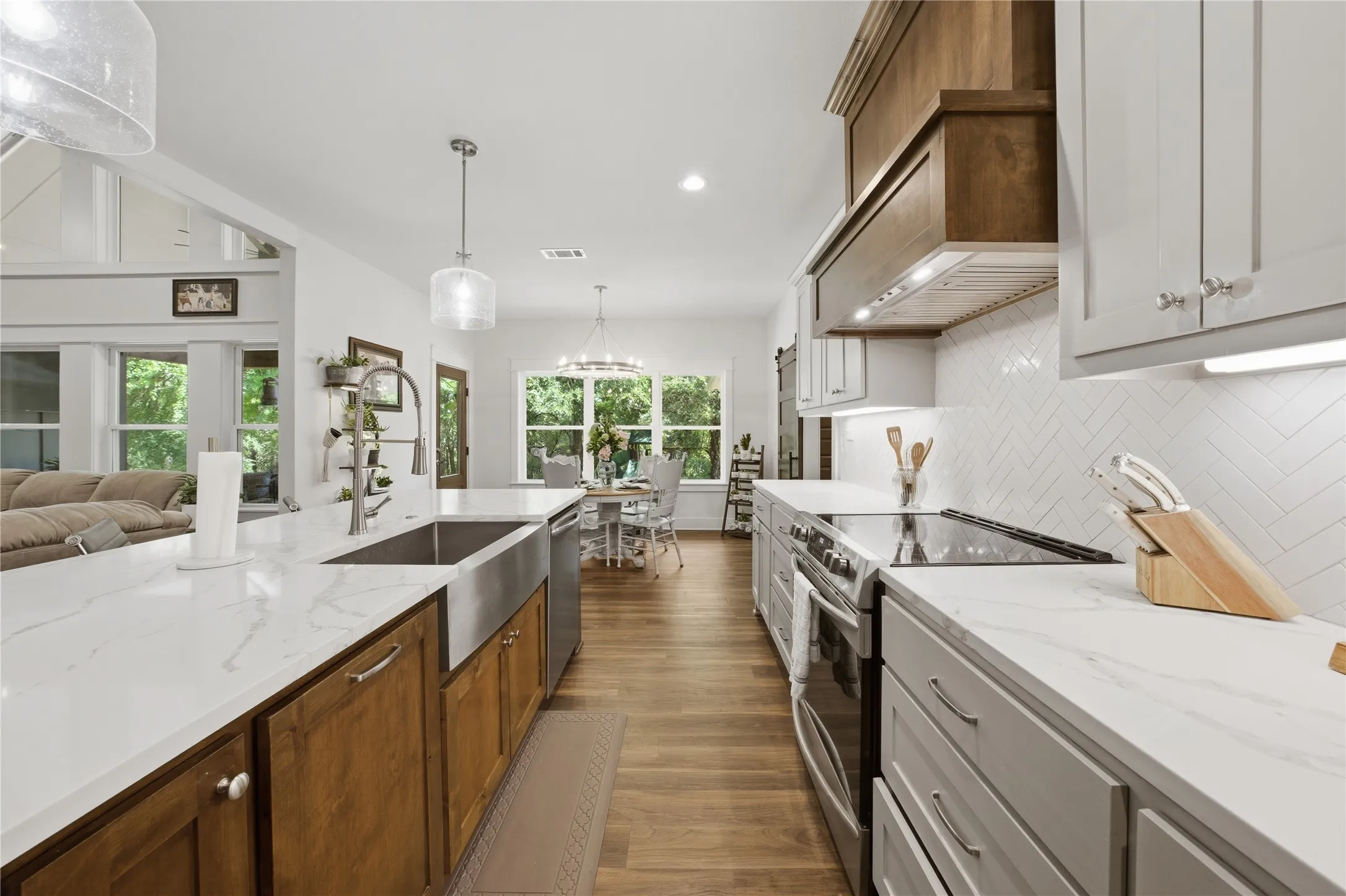 Single Family Residence For Sale in Henderson County , 7600 County Road 1500, Athens, Texas 75751, 3 Bedroom, 2 Bathroom, Garage spaces, 1,850 Sqft, built in 2021, mls#21245288, Real Estate Agent in Athens, Homes For Sale in Henderson county, Homes For Sale in Athens, Realtor in Athens Texas, Real Estate Brokerage Independent Realty Texas, Luminita Cordes Realtor
