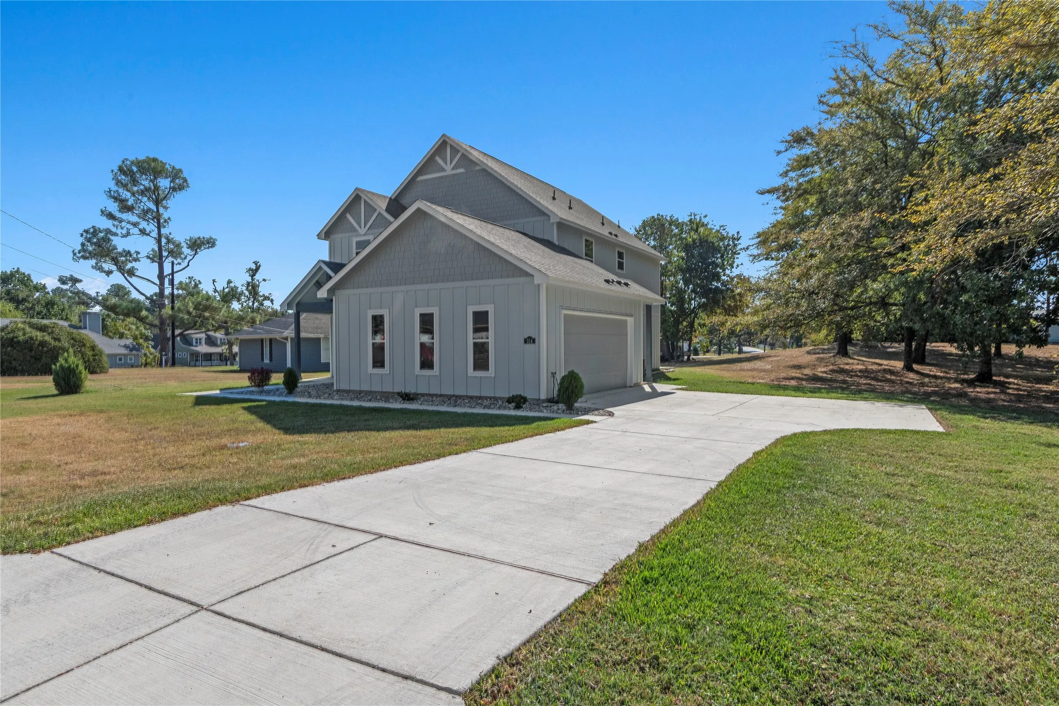 Single Family Residence For Sale in Henderson County , 314 Oak Creek Drive, Tool, Texas 75143, 4 Bedroom, 3 Bathroom, 2 Garage spaces, 2,039 Sqft, built in 2024, New Construction - Complete, mls#21244881, Real Estate Agent in Tool, Homes For Sale in Henderson county, Homes For Sale in Tool, Realtor in Tool Texas, Real Estate Brokerage Independent Realty Texas, Luminita Cordes Realtor