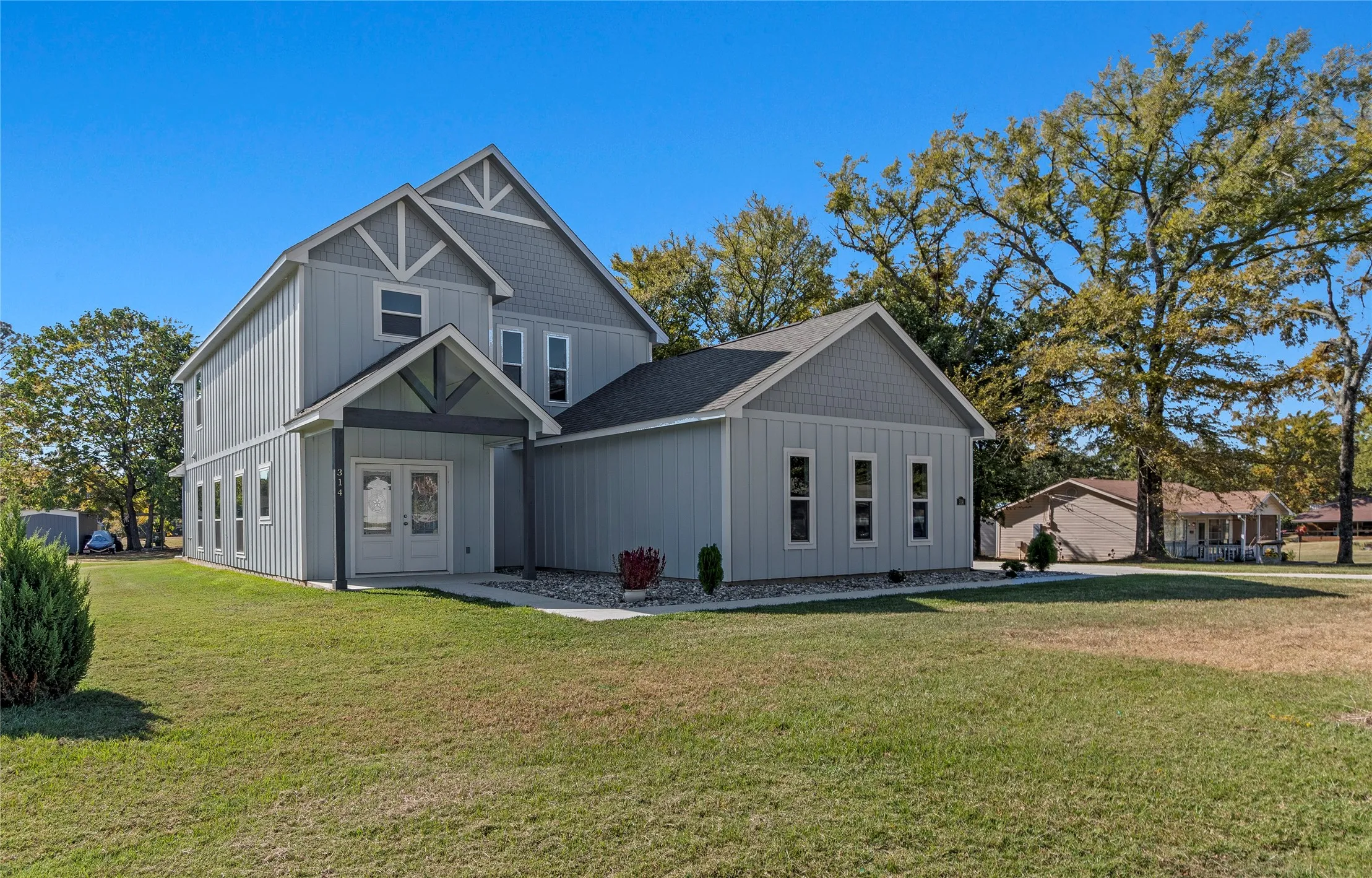 Single Family Residence For Sale in Henderson County , 314 Oak Creek Drive, Tool, Texas 75143, 4 Bedroom, 3 Bathroom, 2 Garage spaces, 2,039 Sqft, built in 2024, New Construction - Complete, mls#21244881, Real Estate Agent in Tool, Homes For Sale in Henderson county, Homes For Sale in Tool, Realtor in Tool Texas, Real Estate Brokerage Independent Realty Texas, Luminita Cordes Realtor