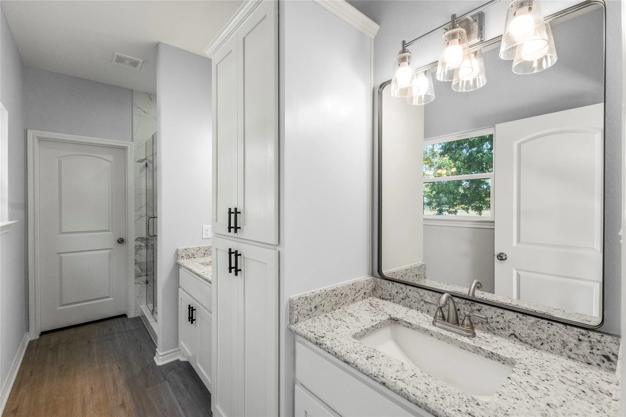 Single Family Residence For Sale in Henderson County , 314 Oak Creek Drive, Tool, Texas 75143, 4 Bedroom, 3 Bathroom, 2 Garage spaces, 2,039 Sqft, built in 2024, New Construction - Complete, mls#21244881, Real Estate Agent in Tool, Homes For Sale in Henderson county, Homes For Sale in Tool, Realtor in Tool Texas, Real Estate Brokerage Independent Realty Texas, Luminita Cordes Realtor