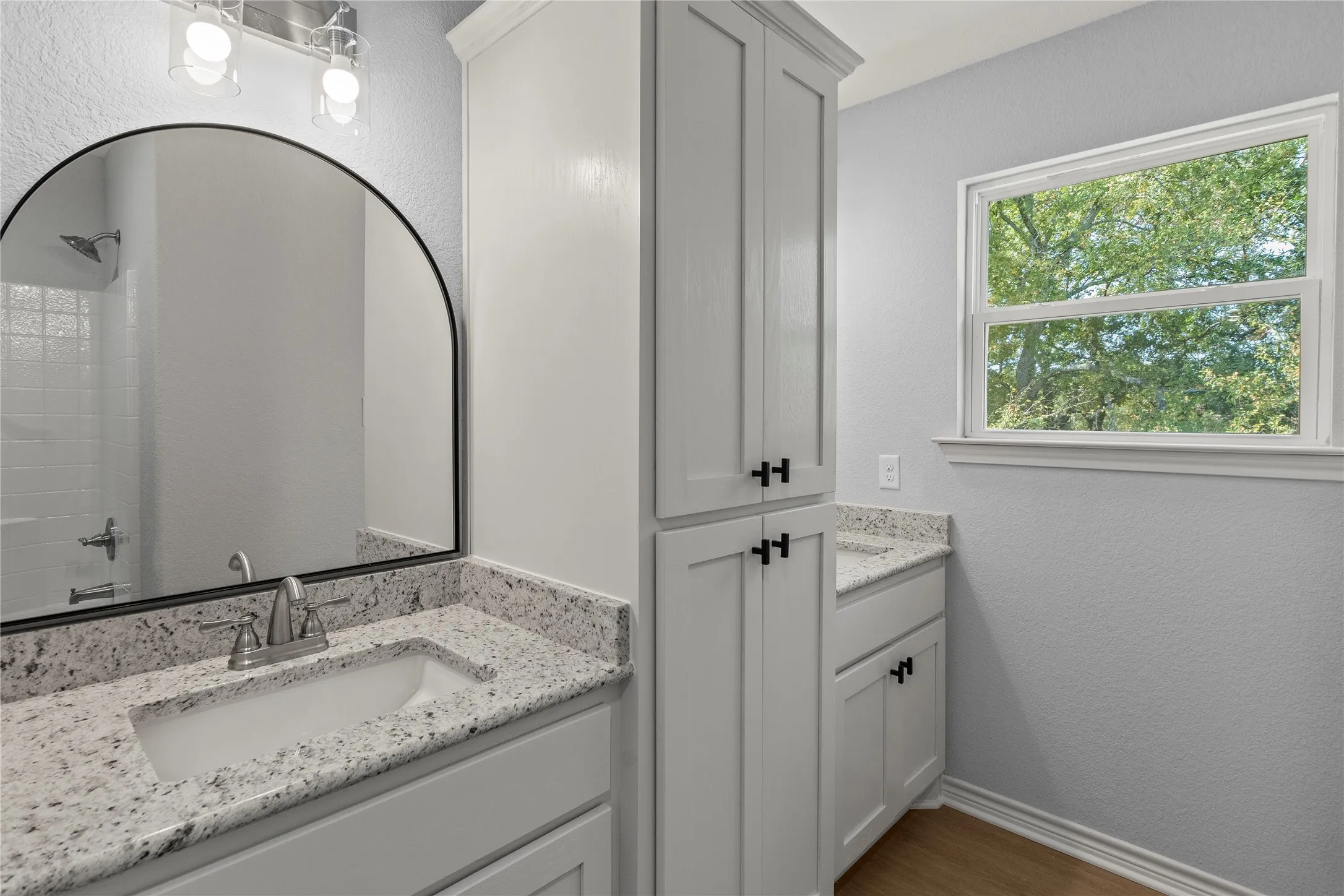Single Family Residence For Sale in Henderson County , 314 Oak Creek Drive, Tool, Texas 75143, 4 Bedroom, 3 Bathroom, 2 Garage spaces, 2,039 Sqft, built in 2024, New Construction - Complete, mls#21244881, Real Estate Agent in Tool, Homes For Sale in Henderson county, Homes For Sale in Tool, Realtor in Tool Texas, Real Estate Brokerage Independent Realty Texas, Luminita Cordes Realtor