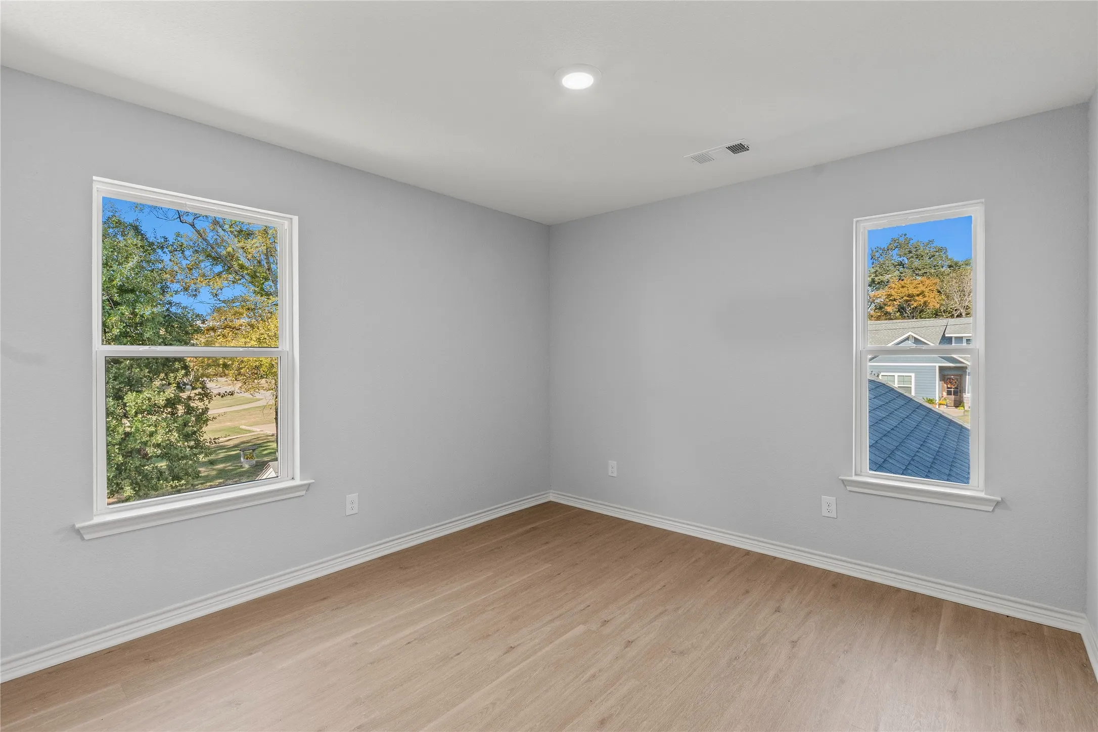 Single Family Residence For Sale in Henderson County , 314 Oak Creek Drive, Tool, Texas 75143, 4 Bedroom, 3 Bathroom, 2 Garage spaces, 2,039 Sqft, built in 2024, New Construction - Complete, mls#21244881, Real Estate Agent in Tool, Homes For Sale in Henderson county, Homes For Sale in Tool, Realtor in Tool Texas, Real Estate Brokerage Independent Realty Texas, Luminita Cordes Realtor