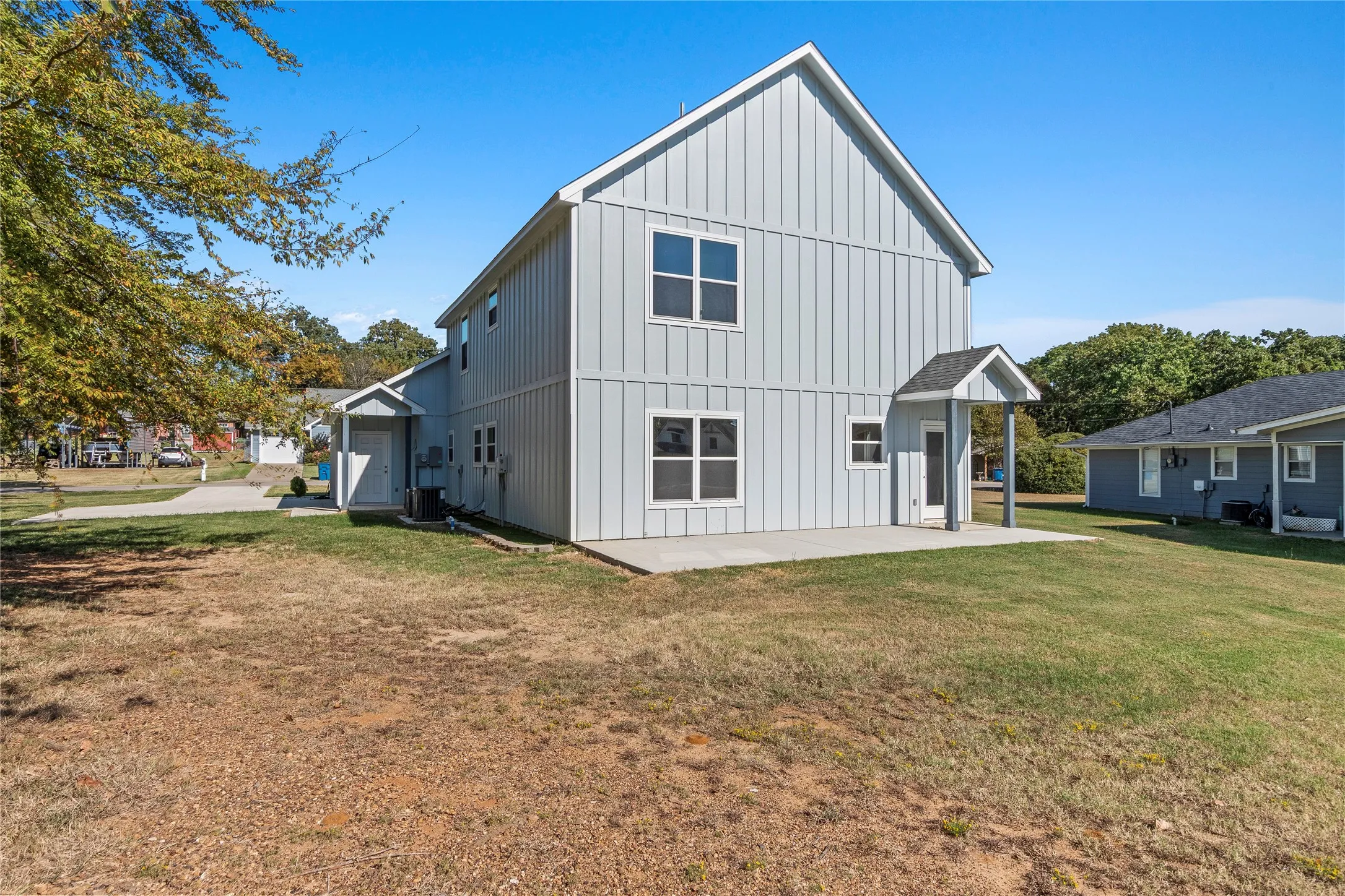 Single Family Residence For Sale in Henderson County , 314 Oak Creek Drive, Tool, Texas 75143, 4 Bedroom, 3 Bathroom, 2 Garage spaces, 2,039 Sqft, built in 2024, New Construction - Complete, mls#21244881, Real Estate Agent in Tool, Homes For Sale in Henderson county, Homes For Sale in Tool, Realtor in Tool Texas, Real Estate Brokerage Independent Realty Texas, Luminita Cordes Realtor
