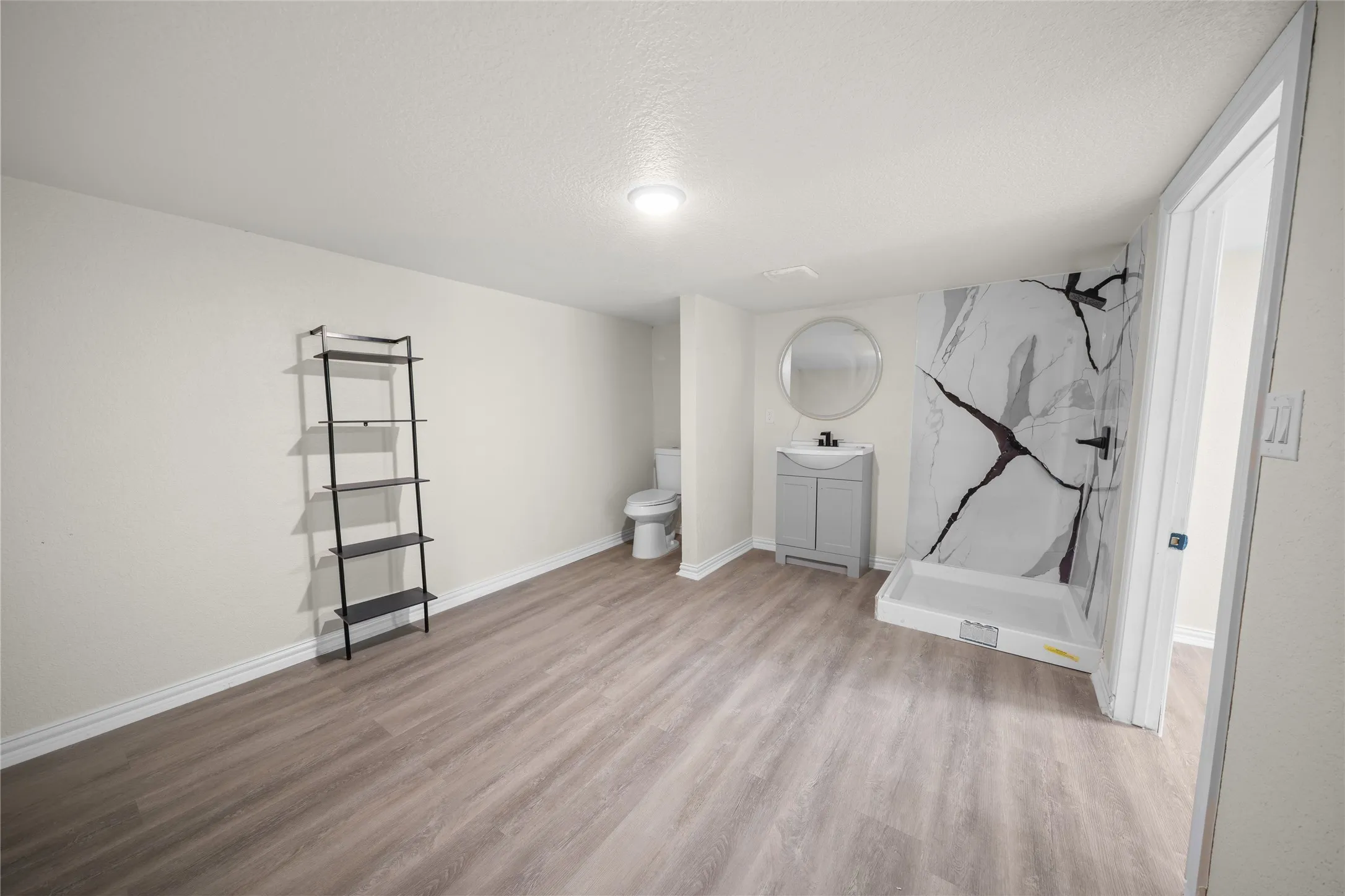 Single Family Residence For Sale in Smith County , 823 Clark Street, Tyler, Texas 75701, 3 Bedroom, 2 Bathroom, 3 Garage spaces, 1,356 Sqft, built in 1930, mls#21246858, Real Estate Agent in Tyler, Homes For Sale in Smith county, Homes For Sale in Tyler, Realtor in Tyler Texas, Real Estate Brokerage Independent Realty Texas, Luminita Cordes Realtor
