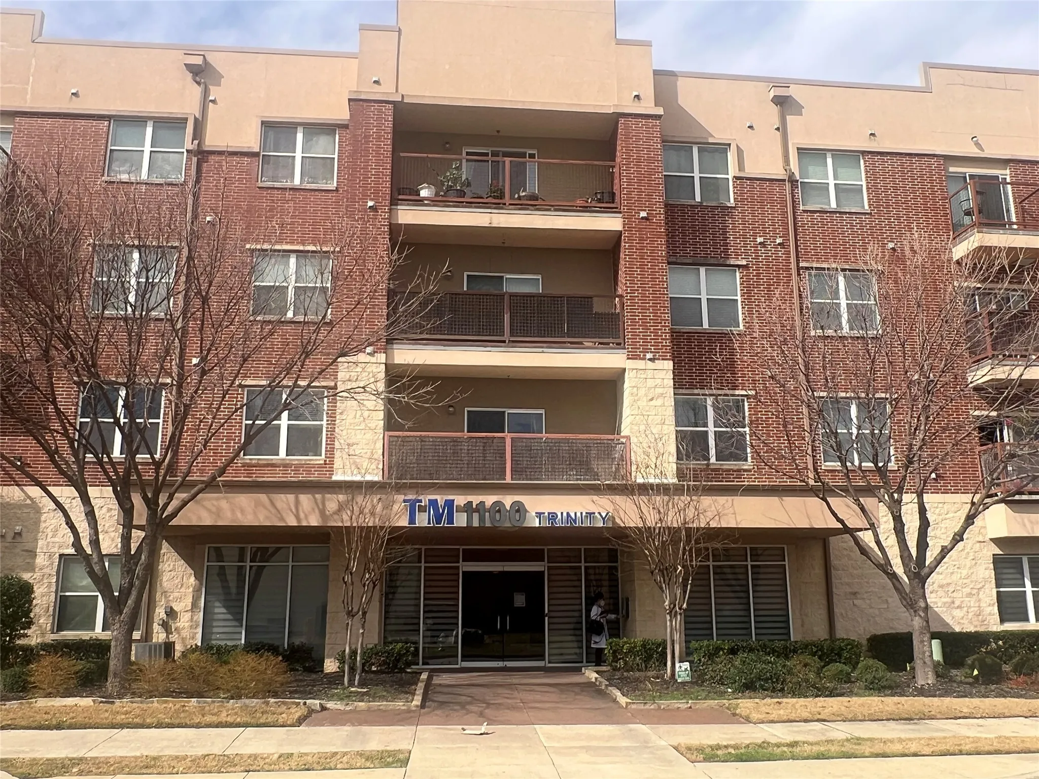 Condominium For Sale in Dallas County , 1100 W Trinity Mills Road 3015, Carrollton, Texas 75006, 2 Bedrooms, 2 Bathrooms, Garage spaces, 1,295 Sqft, built in 2012, Price $320,000, mls#21246864, Real Estate Agent in Carrollton, Homes For Sale in Dallas county, Homes For Sale in Carrollton, Realtor in Carrollton Texas, Real Estate Brokerage Independent Realty Texas, Luminita Cordes Realtor