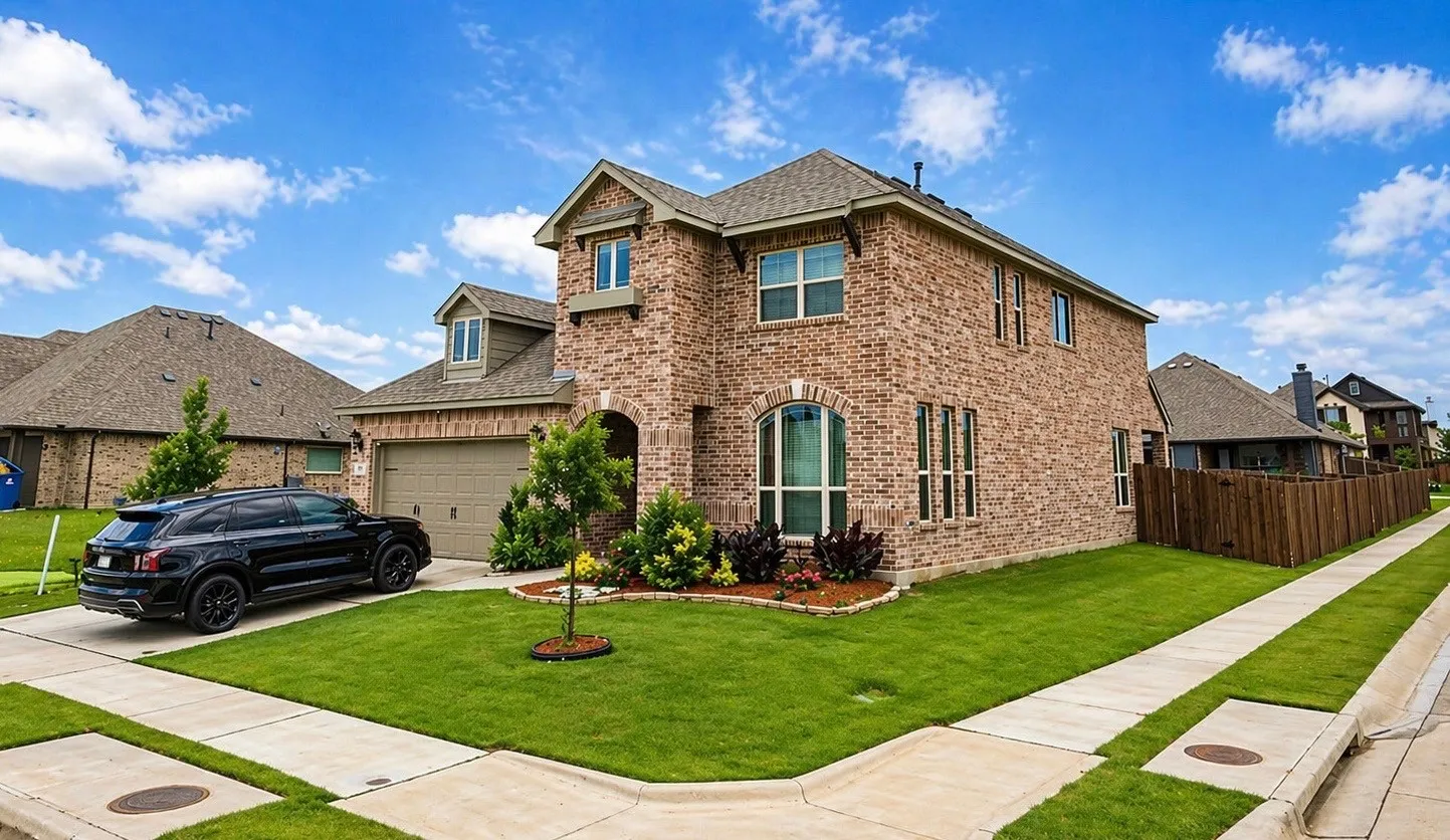 Single Family Residence For Sale in Johnson County , 1097 Raptor Road, Alvarado, Texas 76009, 4 Bedrooms, 3 Bathrooms, 2 Garage spaces, 2,824 Sqft, built in 2021, Price $375,000, mls#21241037, Real Estate Agent in Alvarado, Homes For Sale in Johnson county, Homes For Sale in Alvarado, Realtor in Alvarado Texas, Real Estate Brokerage Independent Realty Texas, Luminita Cordes Realtor