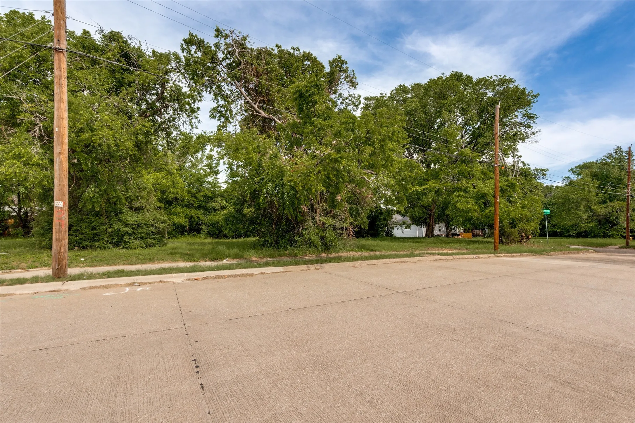 Unimproved Land For Sale in Dallas County , 3711 Carpenter Avenue, Dallas, Texas 75210, 0, 0, Garage spaces, 0 Sqft, built in 0, Price $114,500, mls#21246861, Real Estate Agent in Dallas, Homes For Sale in Dallas county, Homes For Sale in Dallas, Realtor in Dallas Texas, Real Estate Brokerage Independent Realty Texas, Luminita Cordes Realtor
