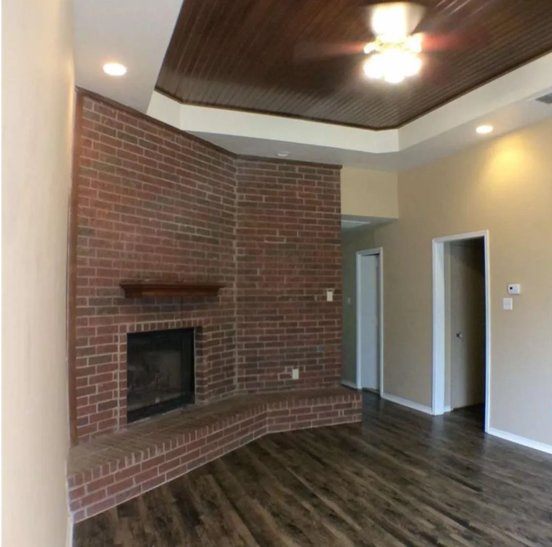 Duplex For Rent in Tarrant County , 316 Lochridge Drive, Azle, Texas 76020, 2 Bedroom, 2 Bathroom, 2 Garage spaces, 1,627 Sqft, built in 1985, Preowned, mls#21246904, Real Estate Agent in Azle, Homes For Rent in Tarrant county, Homes For Rent in Azle, Realtor in Azle Texas, Real Estate Brokerage Independent Realty Texas, Luminita Cordes Realtor