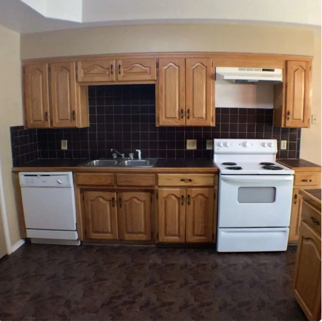Duplex For Rent in Tarrant County , 316 Lochridge Drive, Azle, Texas 76020, 2 Bedroom, 2 Bathroom, 2 Garage spaces, 1,627 Sqft, built in 1985, Preowned, mls#21246904, Real Estate Agent in Azle, Homes For Rent in Tarrant county, Homes For Rent in Azle, Realtor in Azle Texas, Real Estate Brokerage Independent Realty Texas, Luminita Cordes Realtor