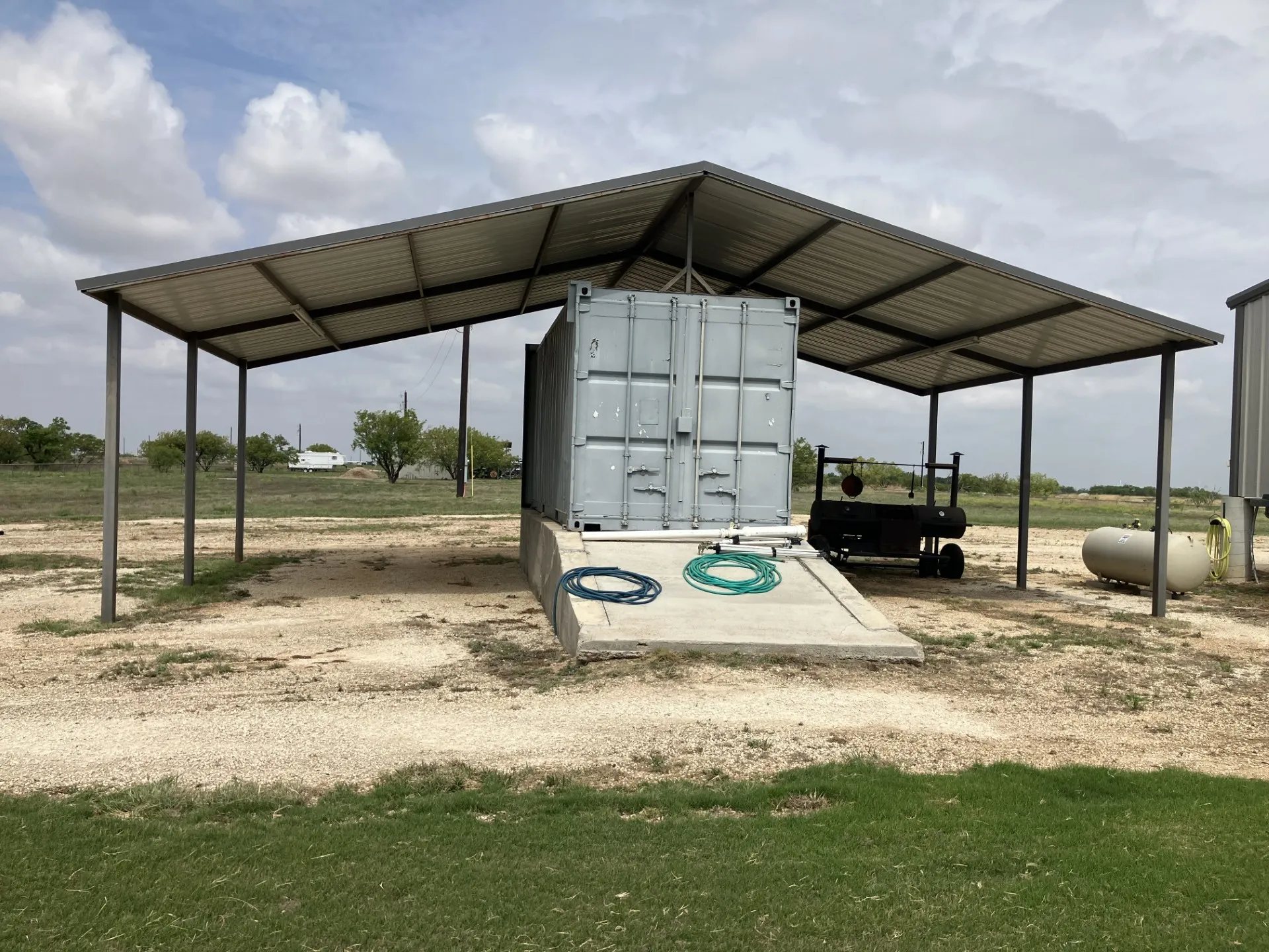 Single Family Residence For Sale in Haskell County , 698 Blue Cat Boulevard, Haskell, Texas 79521, 3 Bedroom, 2 Bathroom, Garage spaces, 1,100 Sqft, built in 2024, mls#21246993, Real Estate Agent in Haskell, Homes For Sale in Haskell county, Homes For Sale in Haskell, Realtor in Haskell Texas, Real Estate Brokerage Independent Realty Texas, Luminita Cordes Realtor