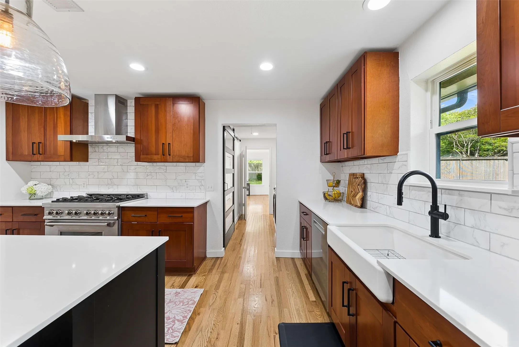 Single Family Residence For Sale in Dallas County , 6735 Kingsbury Drive, Dallas, Texas 75231, 4 Bedroom, 3 Bathroom, 2 Garage spaces, 2,512 Sqft, built in 1962, Preowned, mls#21239099, Real Estate Agent in Dallas, Homes For Sale in Dallas county, Homes For Sale in Dallas, Realtor in Dallas Texas, Real Estate Brokerage Independent Realty Texas, Luminita Cordes Realtor