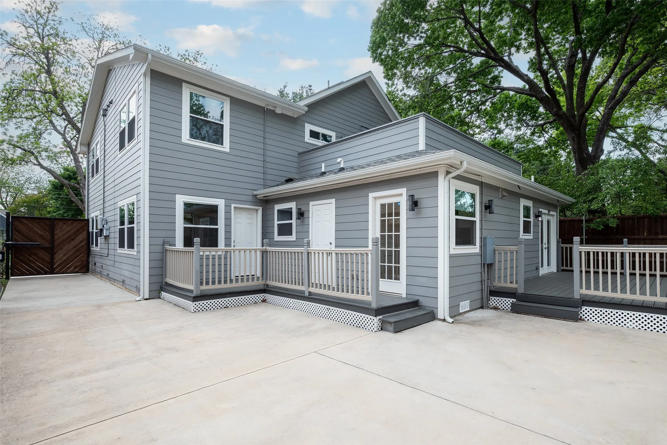 Single Family Residence For Sale in Dallas County , 5120 Maple Springs Boulevard, Dallas, Texas 75235, 4 Bedroom, 4 Bathroom, 1 Garage spaces, 2,706 Sqft, built in 1936, Preowned, mls#21246155, Real Estate Agent in Dallas, Homes For Sale in Dallas county, Homes For Sale in Dallas, Realtor in Dallas Texas, Real Estate Brokerage Independent Realty Texas, Luminita Cordes Realtor
