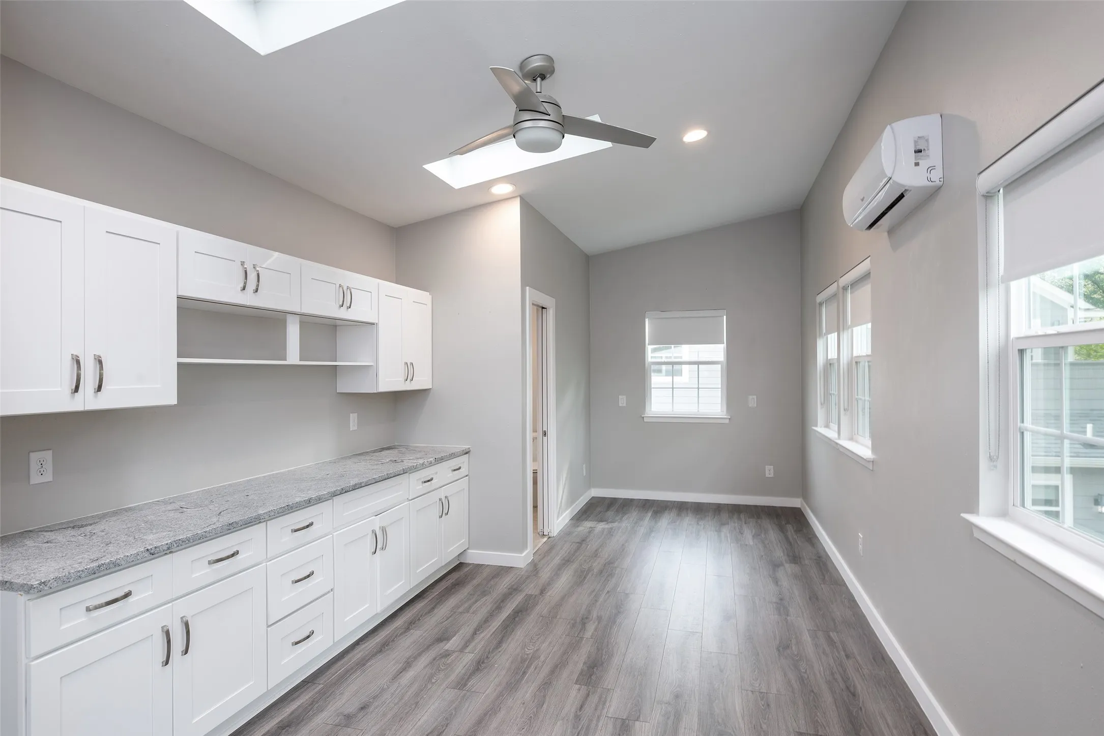Single Family Residence For Sale in Dallas County , 5120 Maple Springs Boulevard, Dallas, Texas 75235, 4 Bedroom, 4 Bathroom, 1 Garage spaces, 2,706 Sqft, built in 1936, Preowned, mls#21246155, Real Estate Agent in Dallas, Homes For Sale in Dallas county, Homes For Sale in Dallas, Realtor in Dallas Texas, Real Estate Brokerage Independent Realty Texas, Luminita Cordes Realtor
