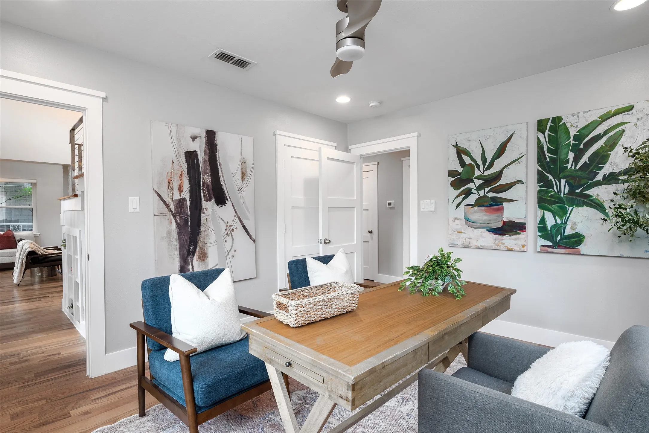 Single Family Residence For Sale in Dallas County , 5120 Maple Springs Boulevard, Dallas, Texas 75235, 4 Bedroom, 4 Bathroom, 1 Garage spaces, 2,706 Sqft, built in 1936, Preowned, mls#21246155, Real Estate Agent in Dallas, Homes For Sale in Dallas county, Homes For Sale in Dallas, Realtor in Dallas Texas, Real Estate Brokerage Independent Realty Texas, Luminita Cordes Realtor
