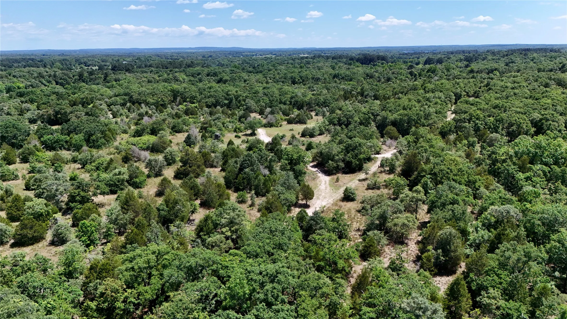 Single Family Residence For Sale in Henderson County , 7601 CR 3700, Murchison, Texas 75778, 3 Bedroom, 3 Bathroom, Garage spaces, 1,776 Sqft, built in 2008, Preowned, mls#21245281, Real Estate Agent in Murchison, Homes For Sale in Henderson county, Homes For Sale in Murchison, Realtor in Murchison Texas, Real Estate Brokerage Independent Realty Texas, Luminita Cordes Realtor