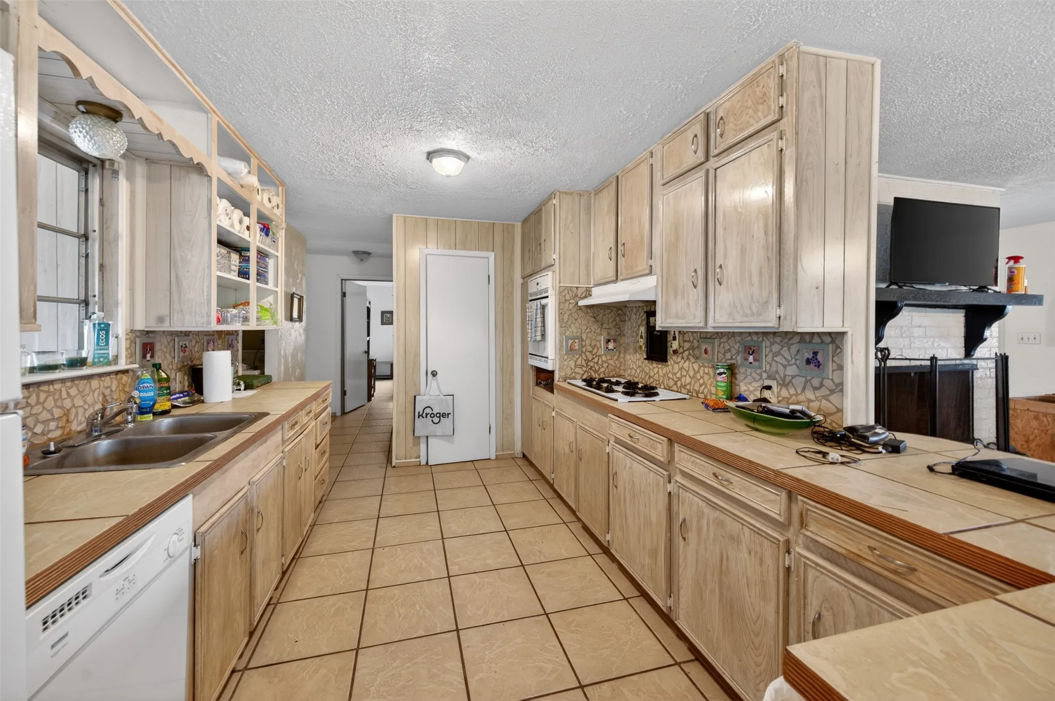 Single Family Residence For Sale in Henderson County , 7601 CR 3700, Murchison, Texas 75778, 3 Bedroom, 3 Bathroom, Garage spaces, 1,776 Sqft, built in 2008, Preowned, mls#21245281, Real Estate Agent in Murchison, Homes For Sale in Henderson county, Homes For Sale in Murchison, Realtor in Murchison Texas, Real Estate Brokerage Independent Realty Texas, Luminita Cordes Realtor