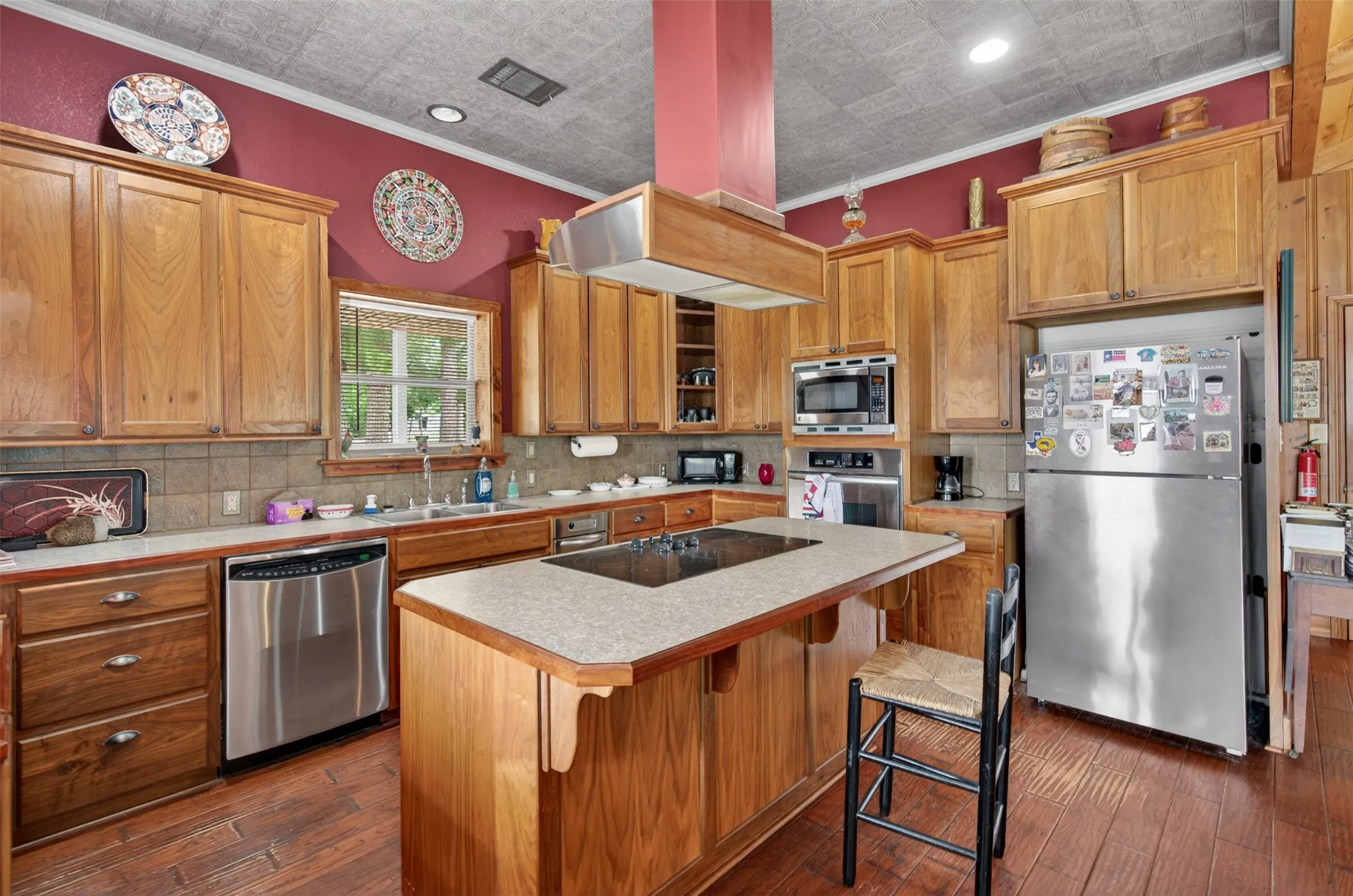 Single Family Residence For Sale in Henderson County , 7601 CR 3700, Murchison, Texas 75778, 3 Bedroom, 3 Bathroom, Garage spaces, 1,776 Sqft, built in 2008, Preowned, mls#21245281, Real Estate Agent in Murchison, Homes For Sale in Henderson county, Homes For Sale in Murchison, Realtor in Murchison Texas, Real Estate Brokerage Independent Realty Texas, Luminita Cordes Realtor