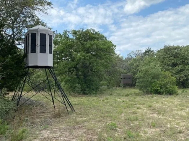 Single Family Residence For Sale in Henderson County , 7601 CR 3700, Murchison, Texas 75778, 3 Bedroom, 3 Bathroom, Garage spaces, 1,776 Sqft, built in 2008, Preowned, mls#21245281, Real Estate Agent in Murchison, Homes For Sale in Henderson county, Homes For Sale in Murchison, Realtor in Murchison Texas, Real Estate Brokerage Independent Realty Texas, Luminita Cordes Realtor