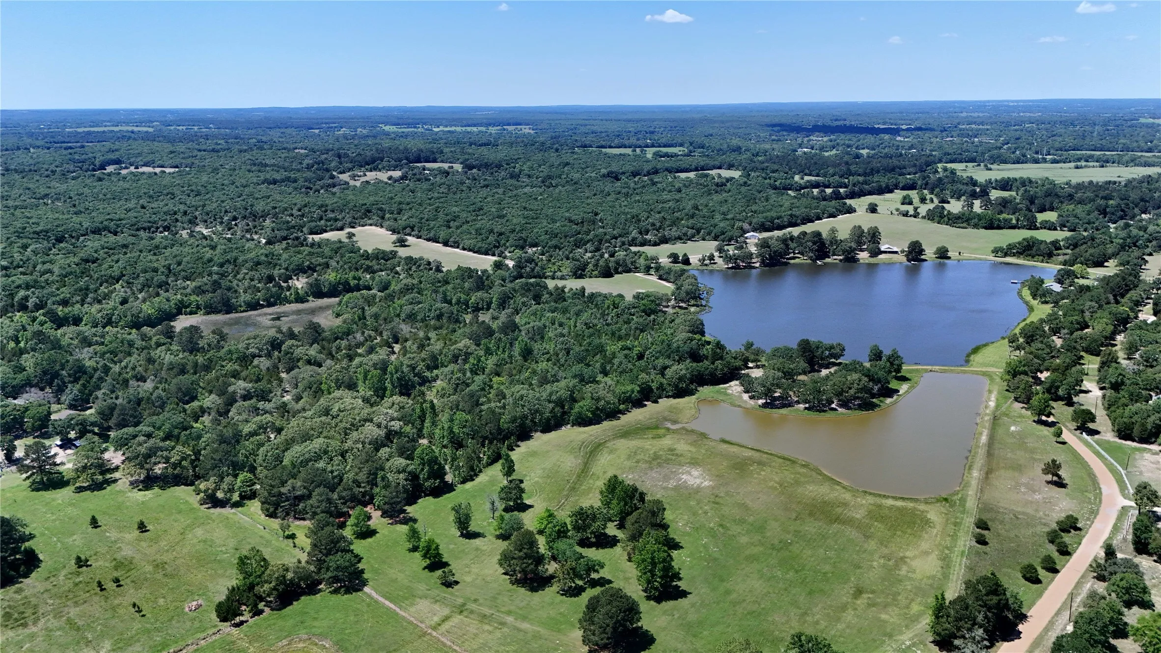 Single Family Residence For Sale in Henderson County , 7601 CR 3700, Murchison, Texas 75778, 3 Bedroom, 3 Bathroom, Garage spaces, 1,776 Sqft, built in 2008, Preowned, mls#21245281, Real Estate Agent in Murchison, Homes For Sale in Henderson county, Homes For Sale in Murchison, Realtor in Murchison Texas, Real Estate Brokerage Independent Realty Texas, Luminita Cordes Realtor