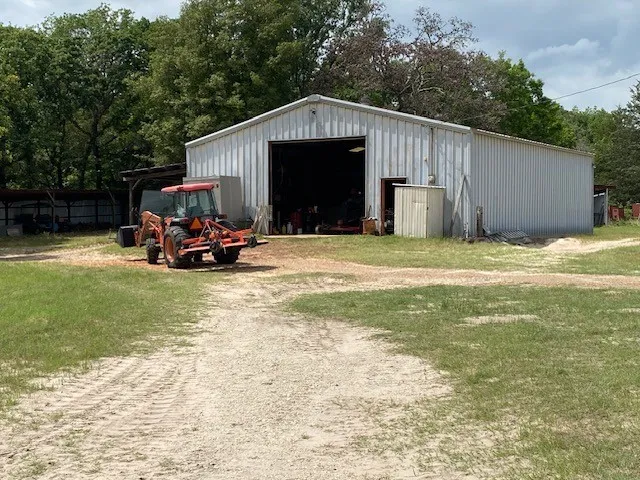 Single Family Residence For Sale in Henderson County , 7601 CR 3700, Murchison, Texas 75778, 3 Bedroom, 3 Bathroom, Garage spaces, 1,776 Sqft, built in 2008, Preowned, mls#21245281, Real Estate Agent in Murchison, Homes For Sale in Henderson county, Homes For Sale in Murchison, Realtor in Murchison Texas, Real Estate Brokerage Independent Realty Texas, Luminita Cordes Realtor