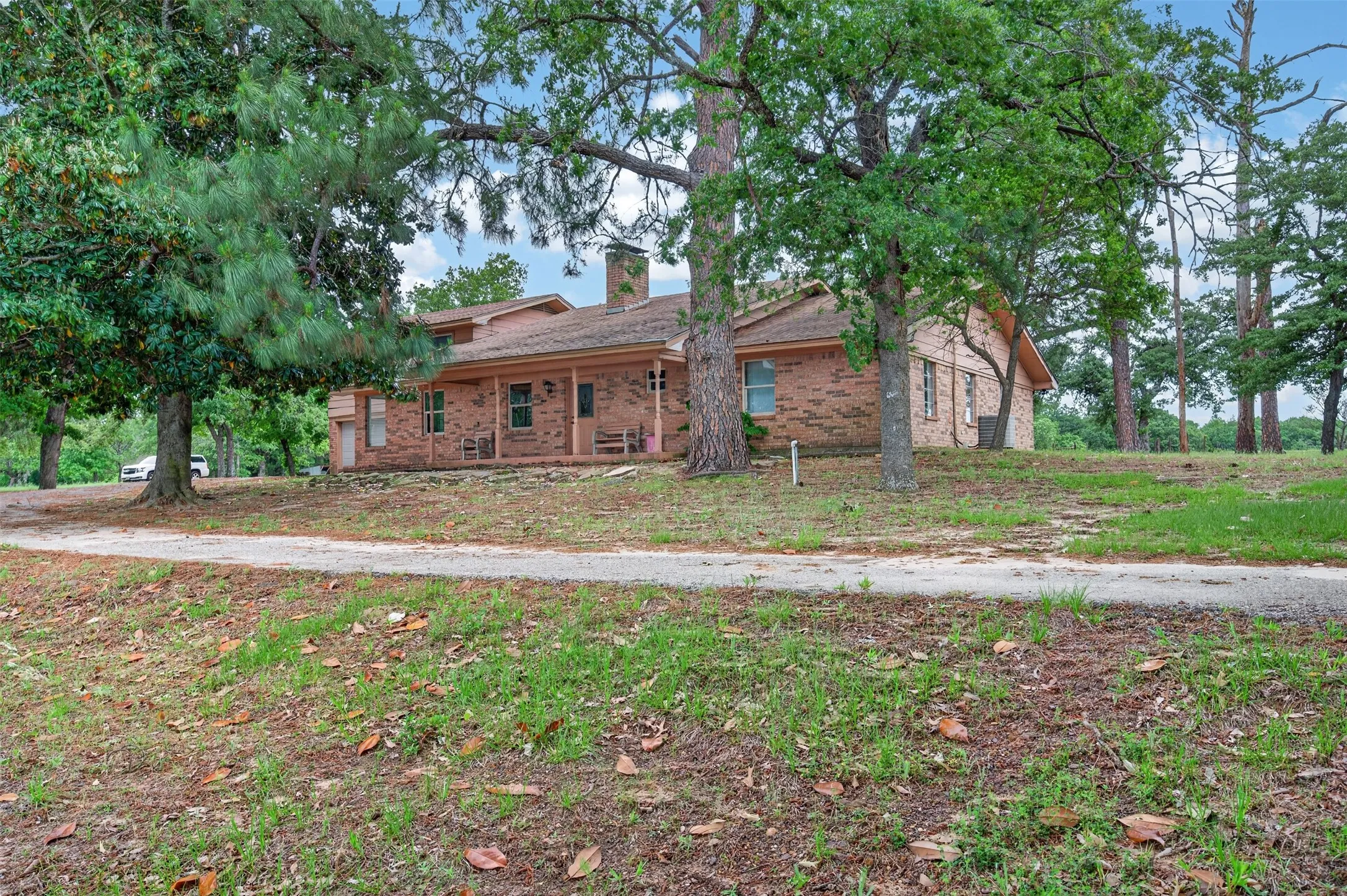 Single Family Residence For Sale in Henderson County , 7601 CR 3700, Murchison, Texas 75778, 3 Bedroom, 3 Bathroom, Garage spaces, 1,776 Sqft, built in 2008, Preowned, mls#21245281, Real Estate Agent in Murchison, Homes For Sale in Henderson county, Homes For Sale in Murchison, Realtor in Murchison Texas, Real Estate Brokerage Independent Realty Texas, Luminita Cordes Realtor