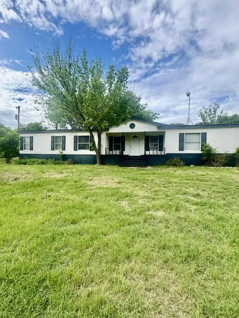 Mobile Home For Sale in Parker County , 723 Highland Circle, Springtown, Texas 76082, 3 Bedroom, 2 Bathroom, Garage spaces, 1,848 Sqft, built in 1997, mls#21247017, Real Estate Agent in Springtown, Homes For Sale in Parker county, Homes For Sale in Springtown, Realtor in Springtown Texas, Real Estate Brokerage Independent Realty Texas, Luminita Cordes Realtor